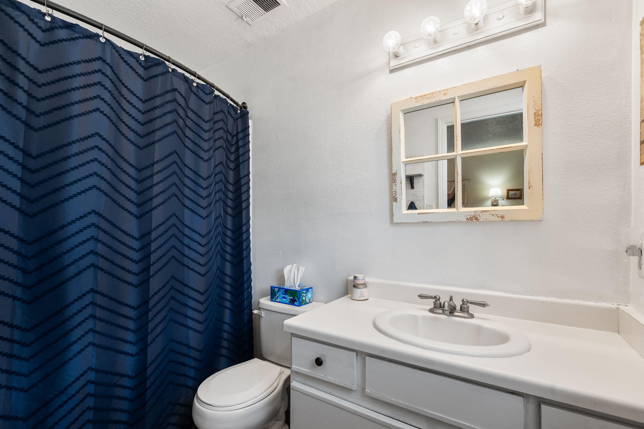 Photo 16 — 7541 Mackenzie Drive NE