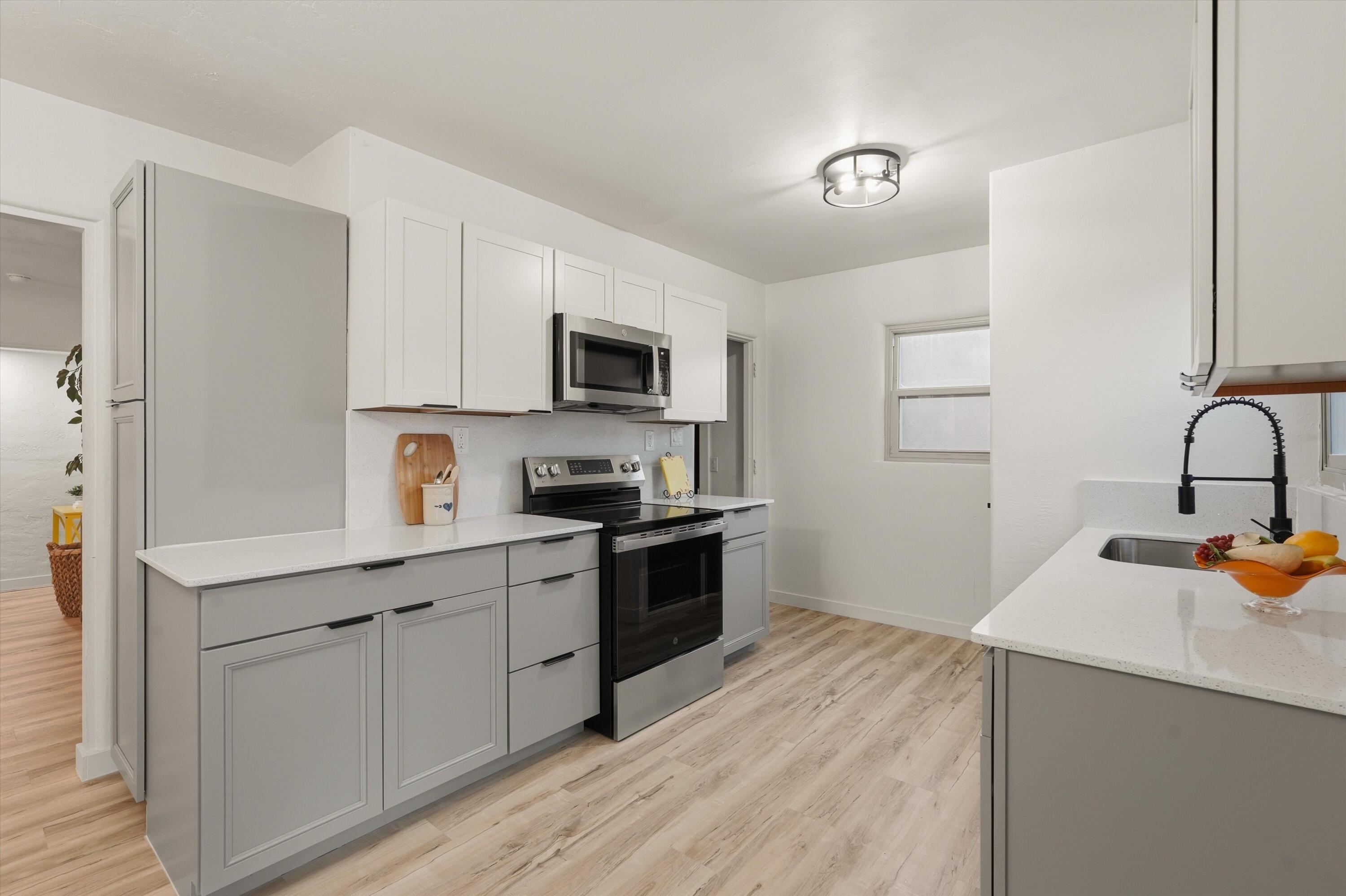 Photo 10 — 1318 Truman Street SE