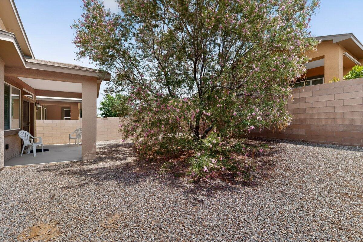 Photo 2 — 241 Rio Chama Circle SW