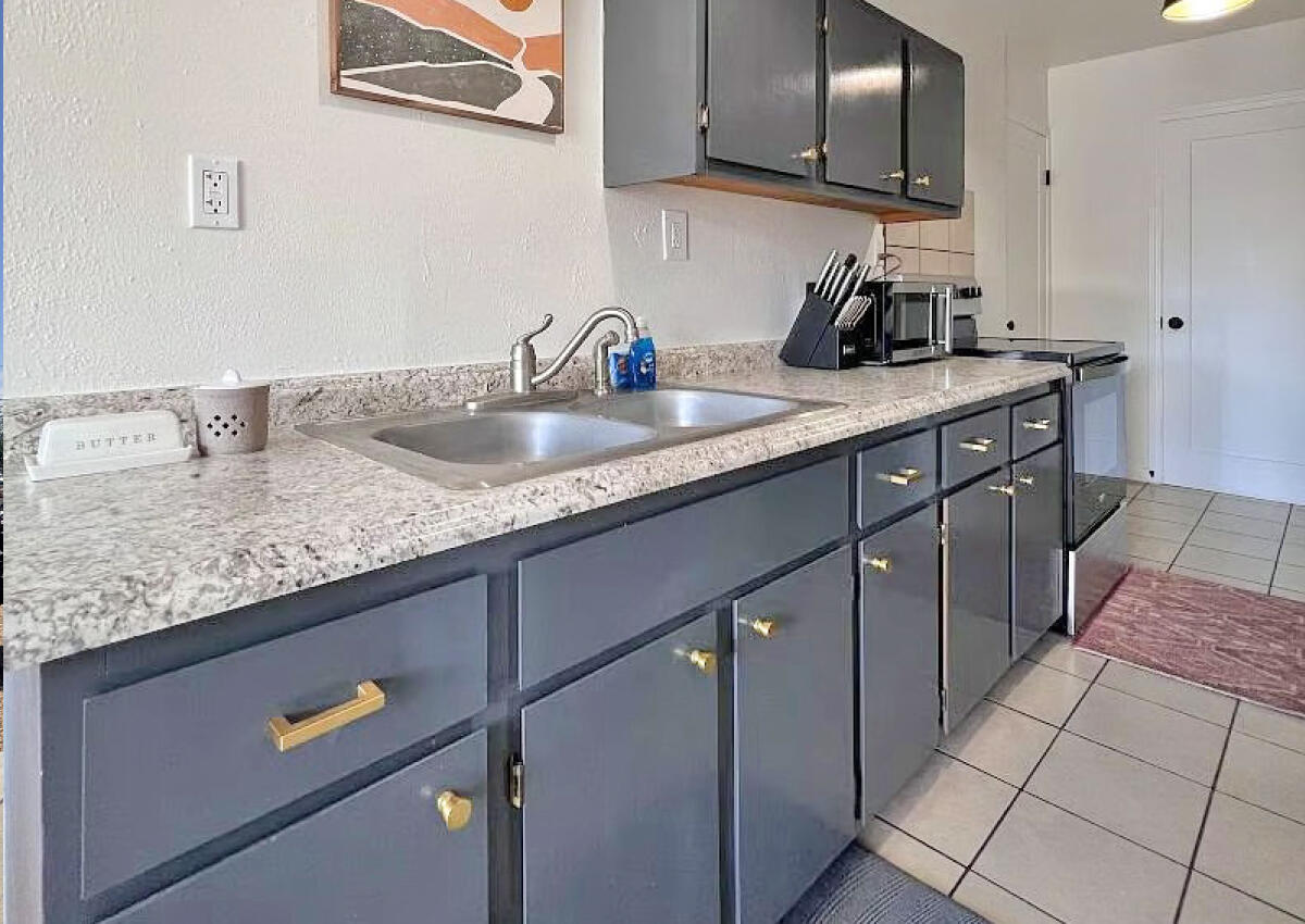 Photo 7 — 511 Spruce Street SE