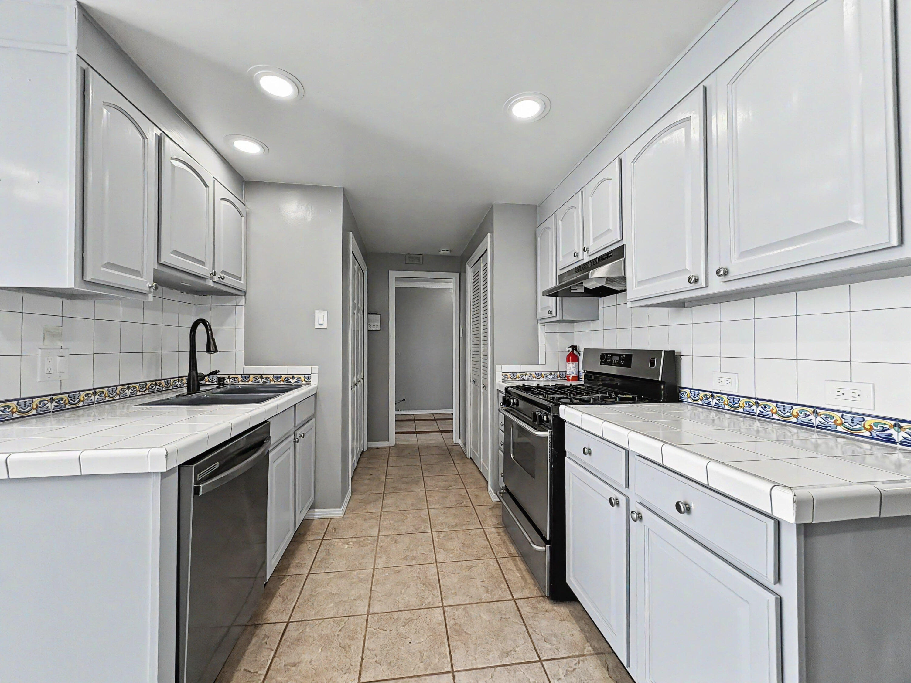 Photo 19 — 600 Alcalde Place SW 6C