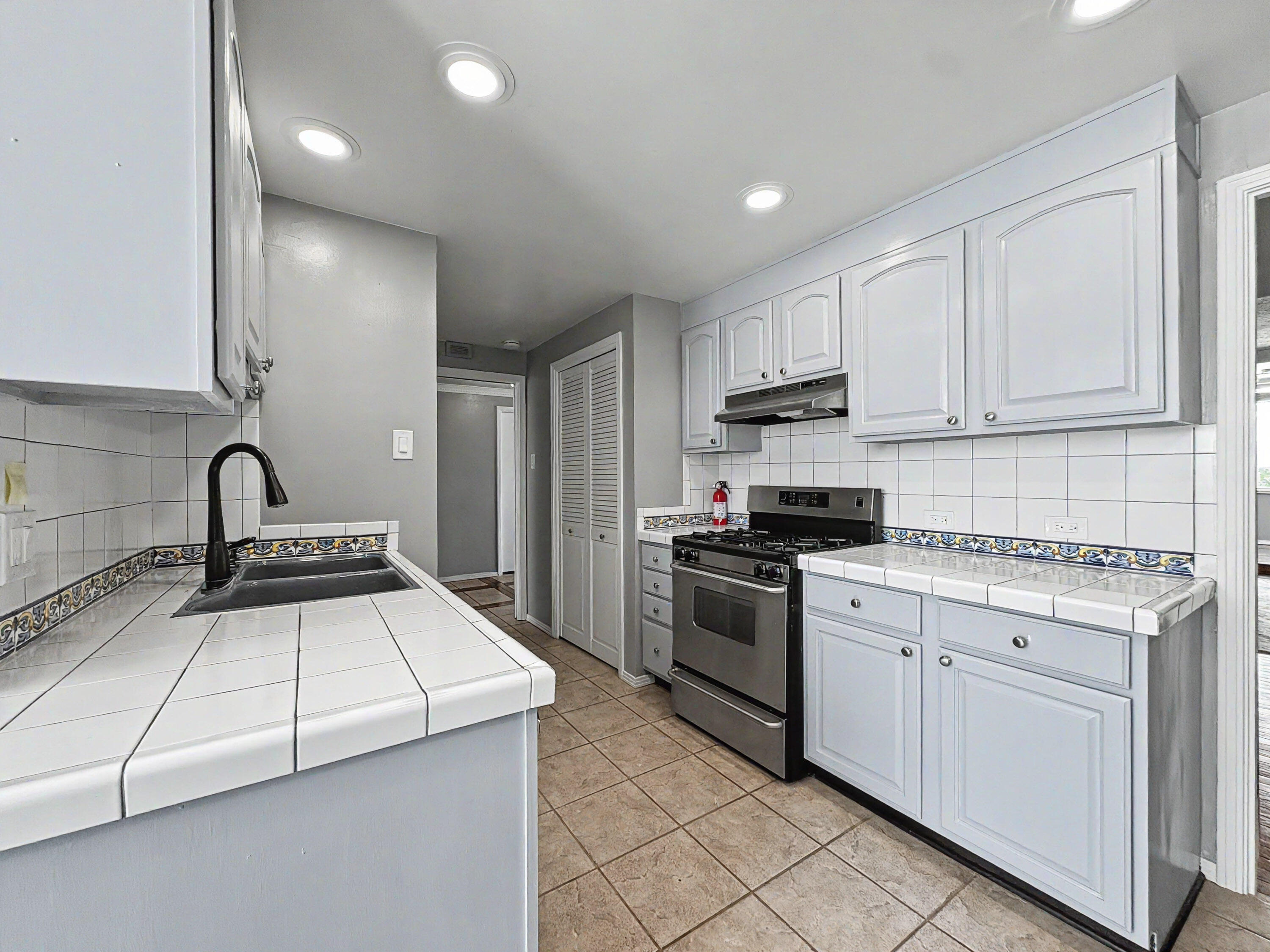 Photo 17 — 600 Alcalde Place SW 6C