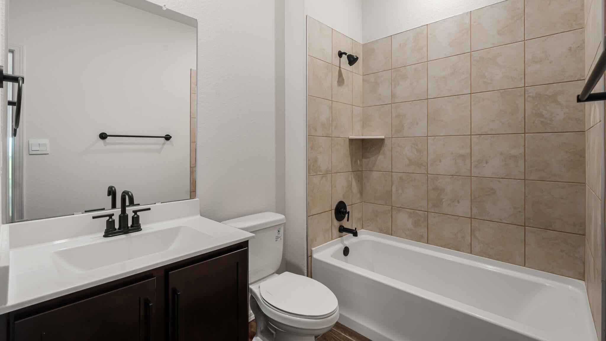 Photo 11 — 3360 Dijamant Loop SE