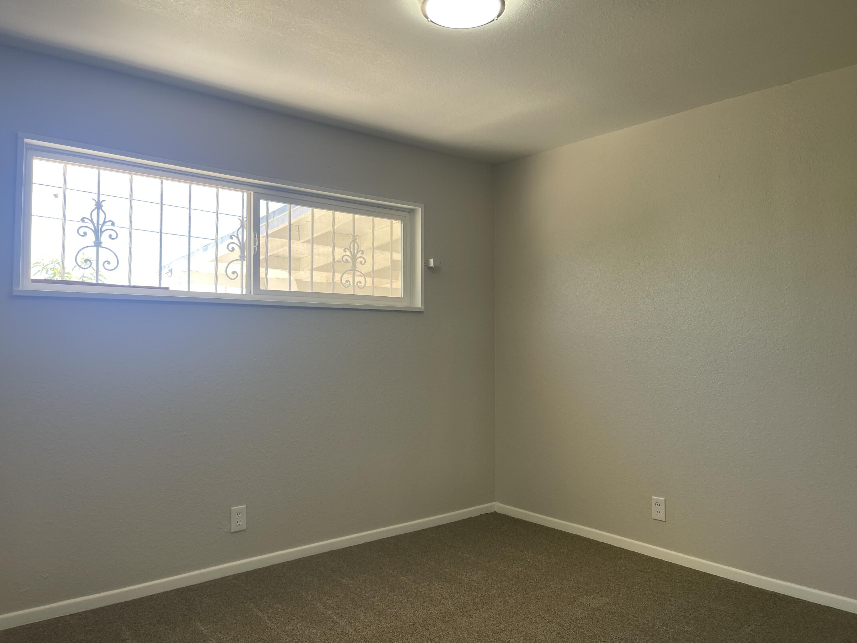 Photo 10 — 4400 Hilton Avenue NE