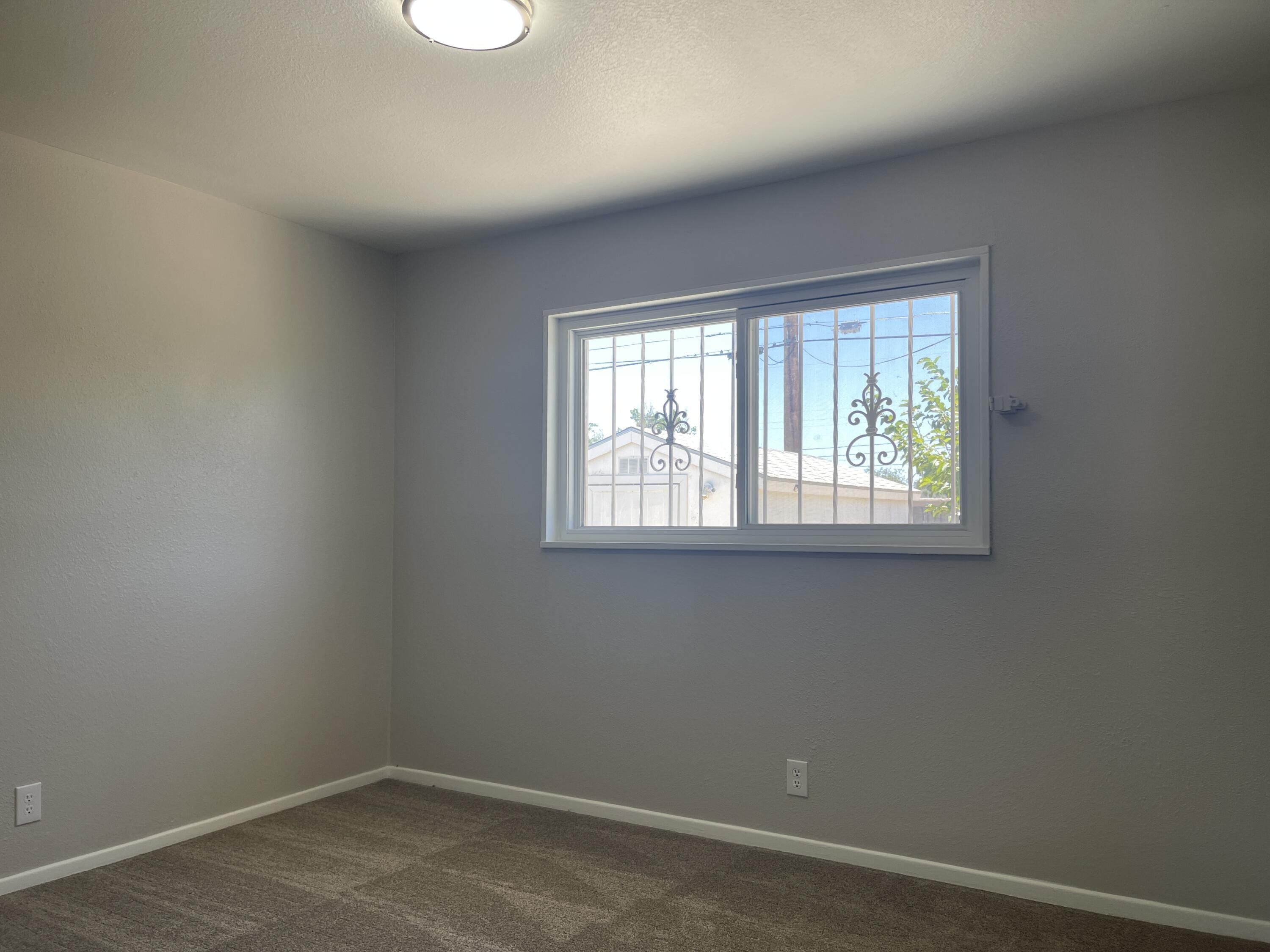 Photo 5 — 4400 Hilton Avenue NE