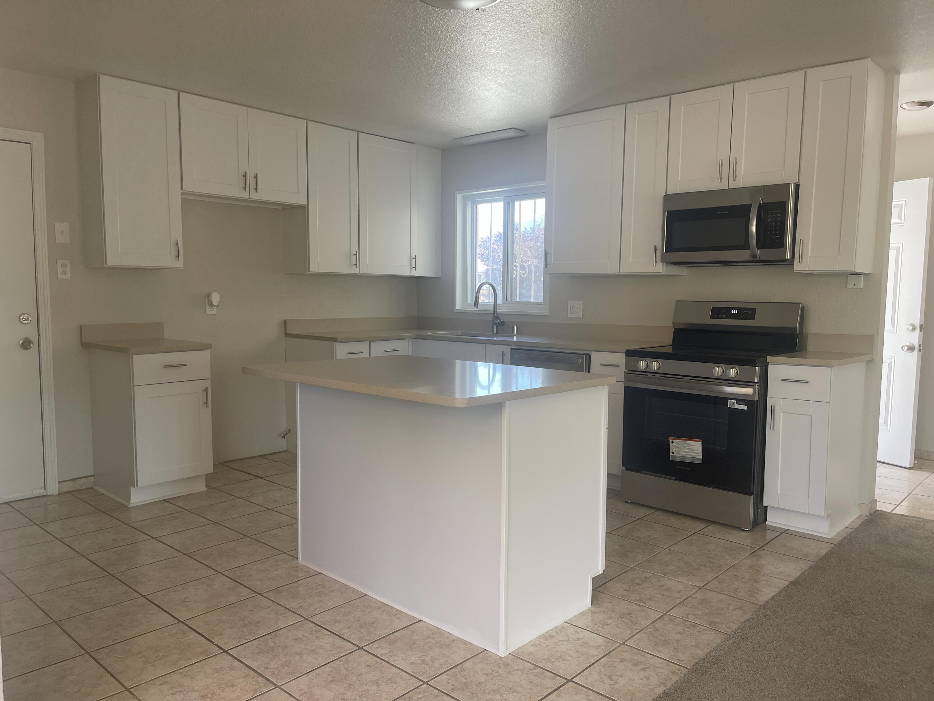 Photo 20 — 4400 Hilton Avenue NE