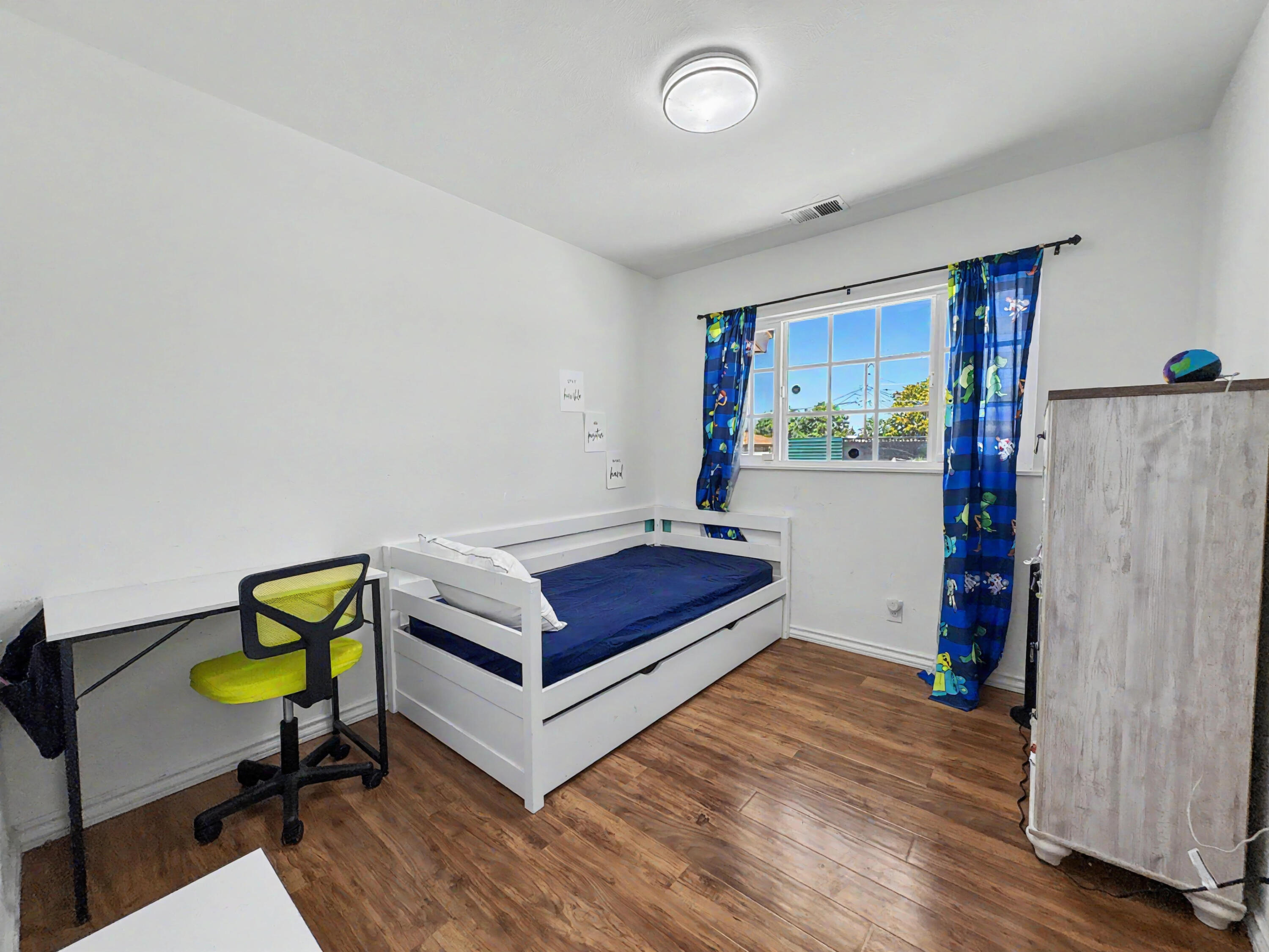 Photo 10 — 3808 Candelaria Road NE