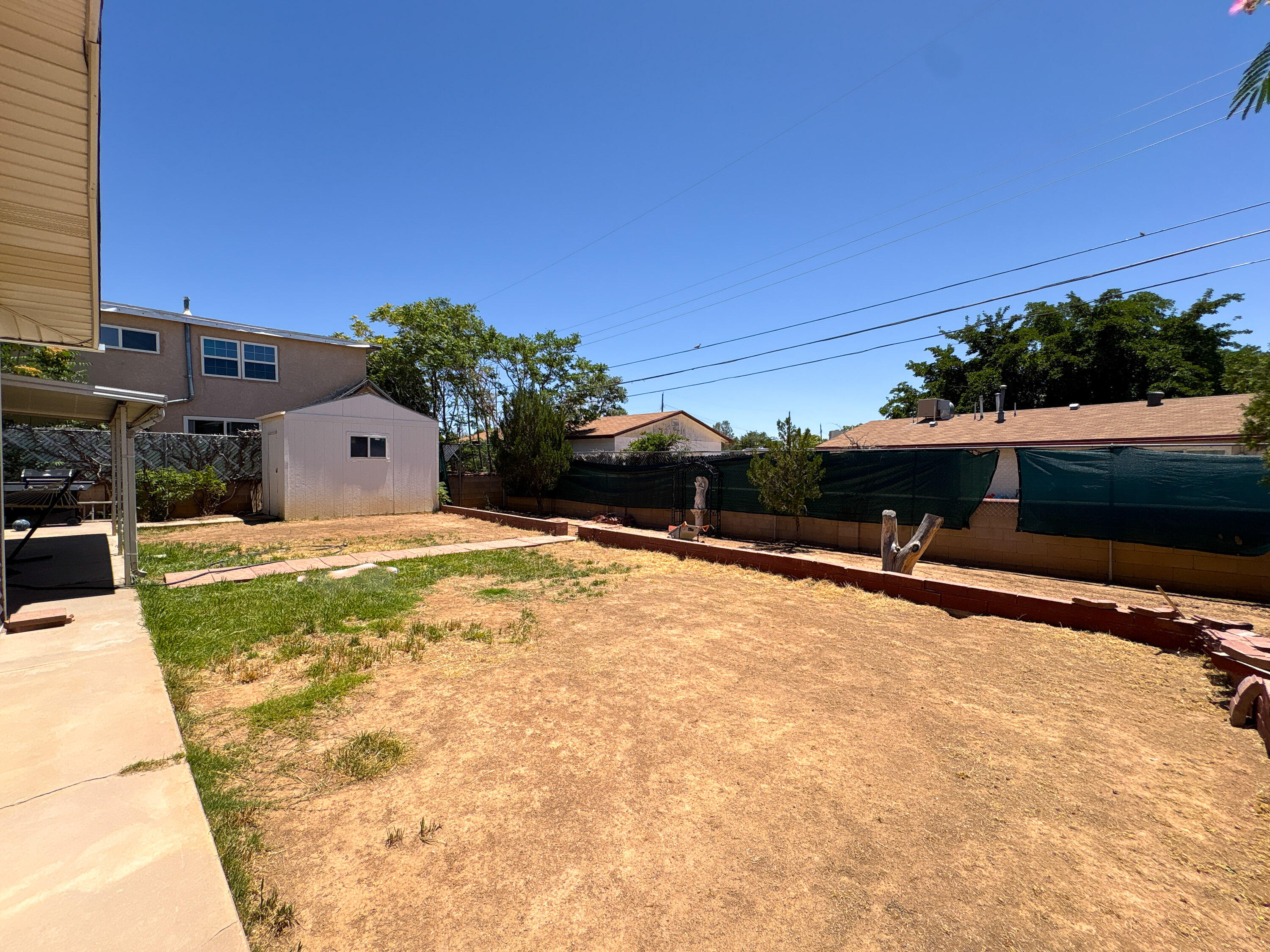 Photo 17 — 3808 Candelaria Road NE