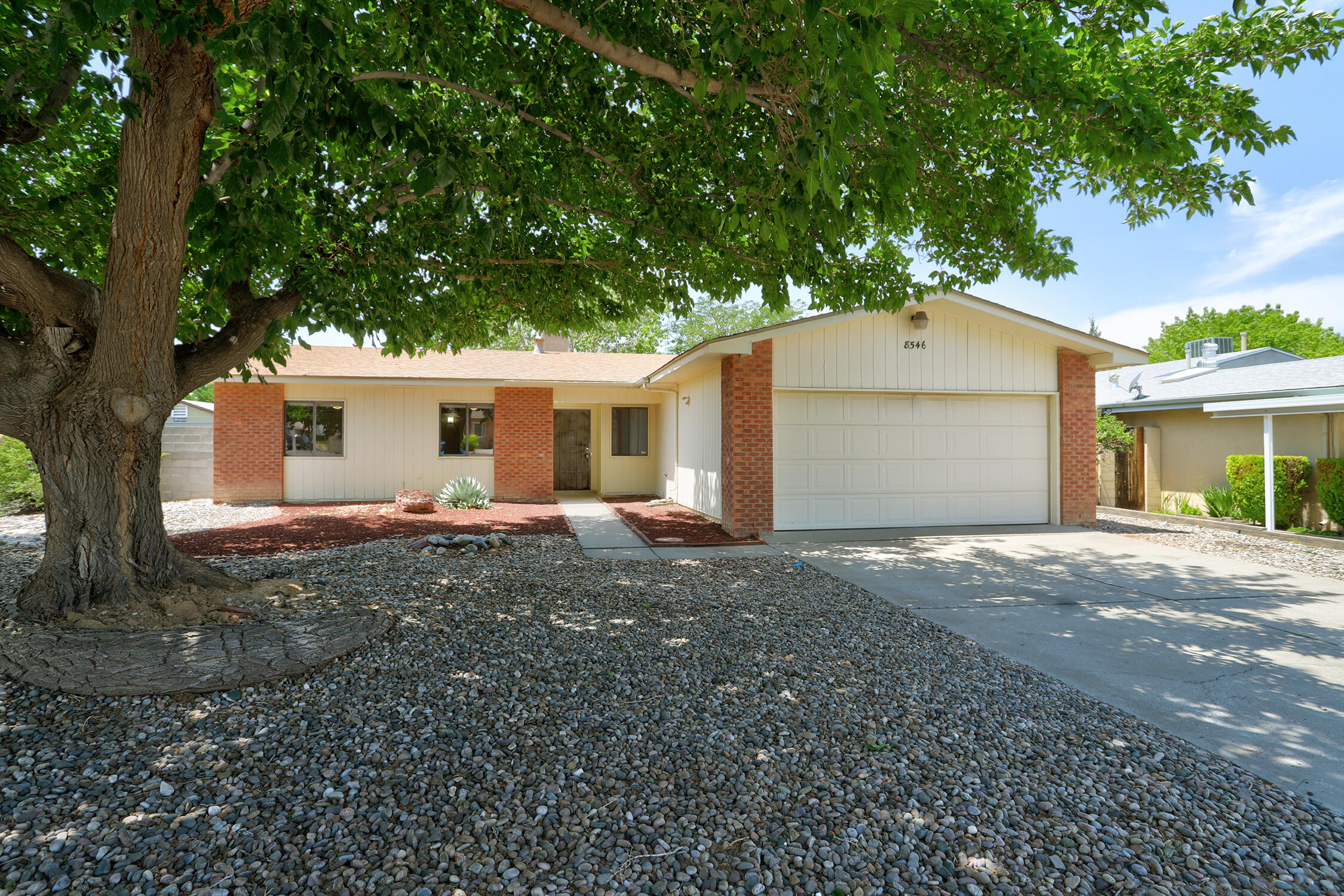 8546 Yeager Drive NE, Albuquerque, NM 87109