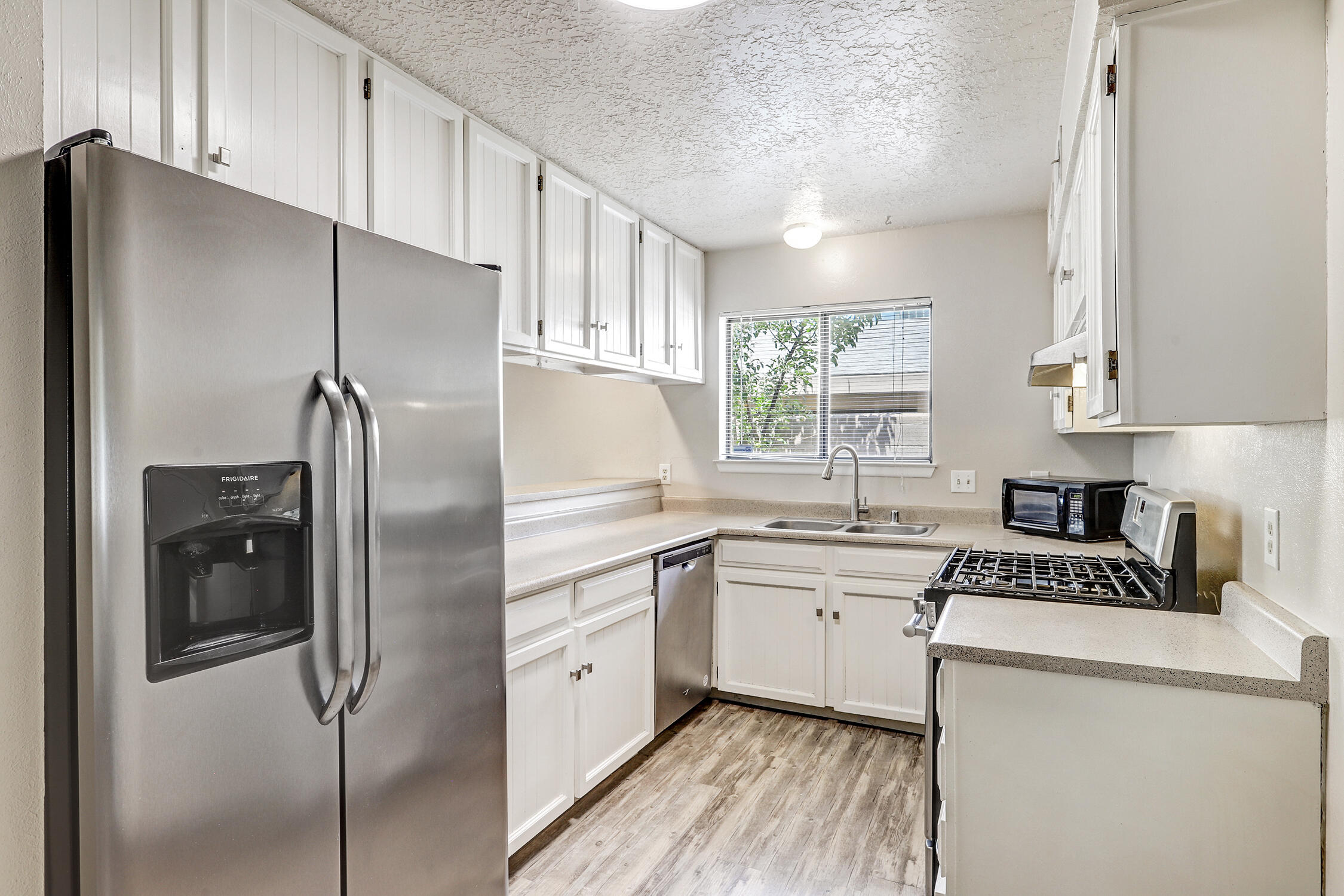 Photo 15 — 8546 Yeager Drive NE