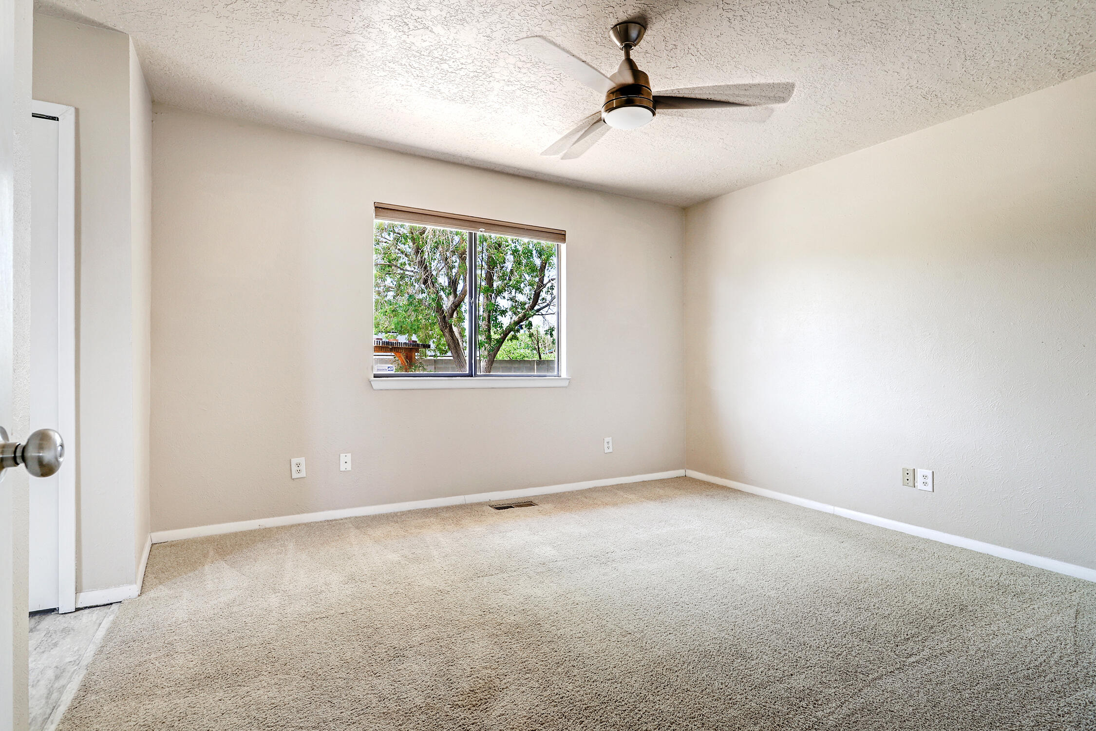 Photo 19 — 8546 Yeager Drive NE