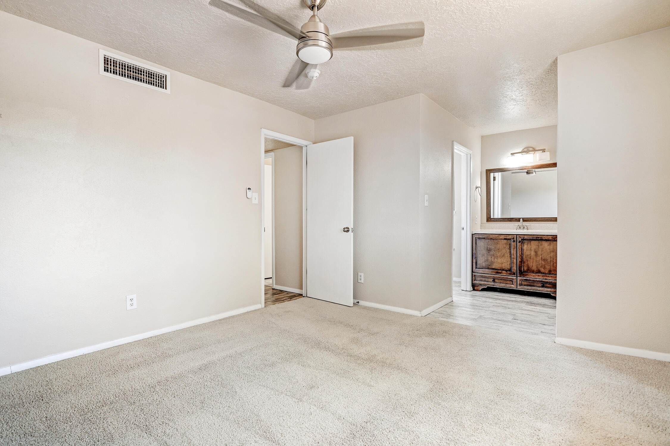 Photo 20 — 8546 Yeager Drive NE