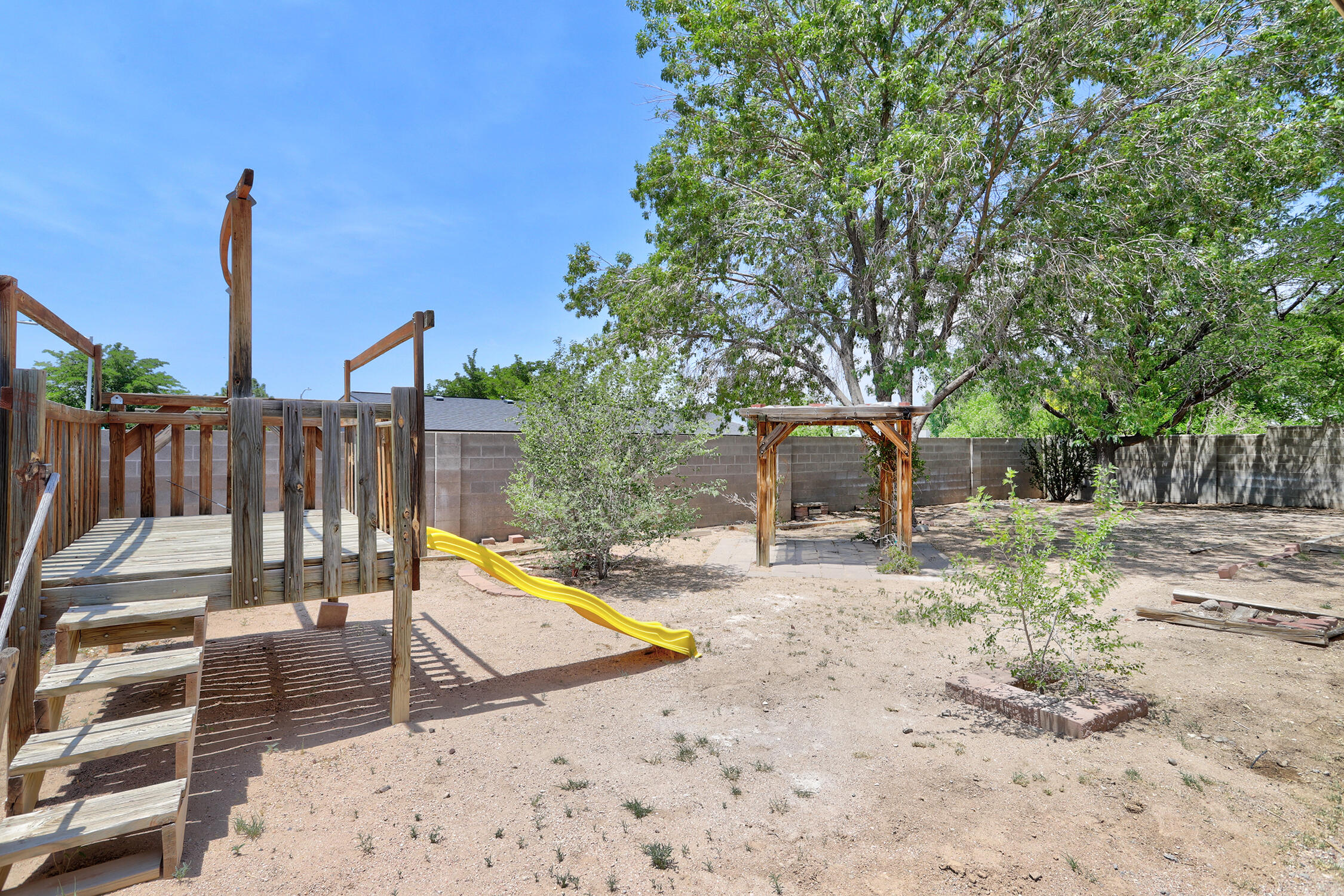 Photo 4 — 8546 Yeager Drive NE