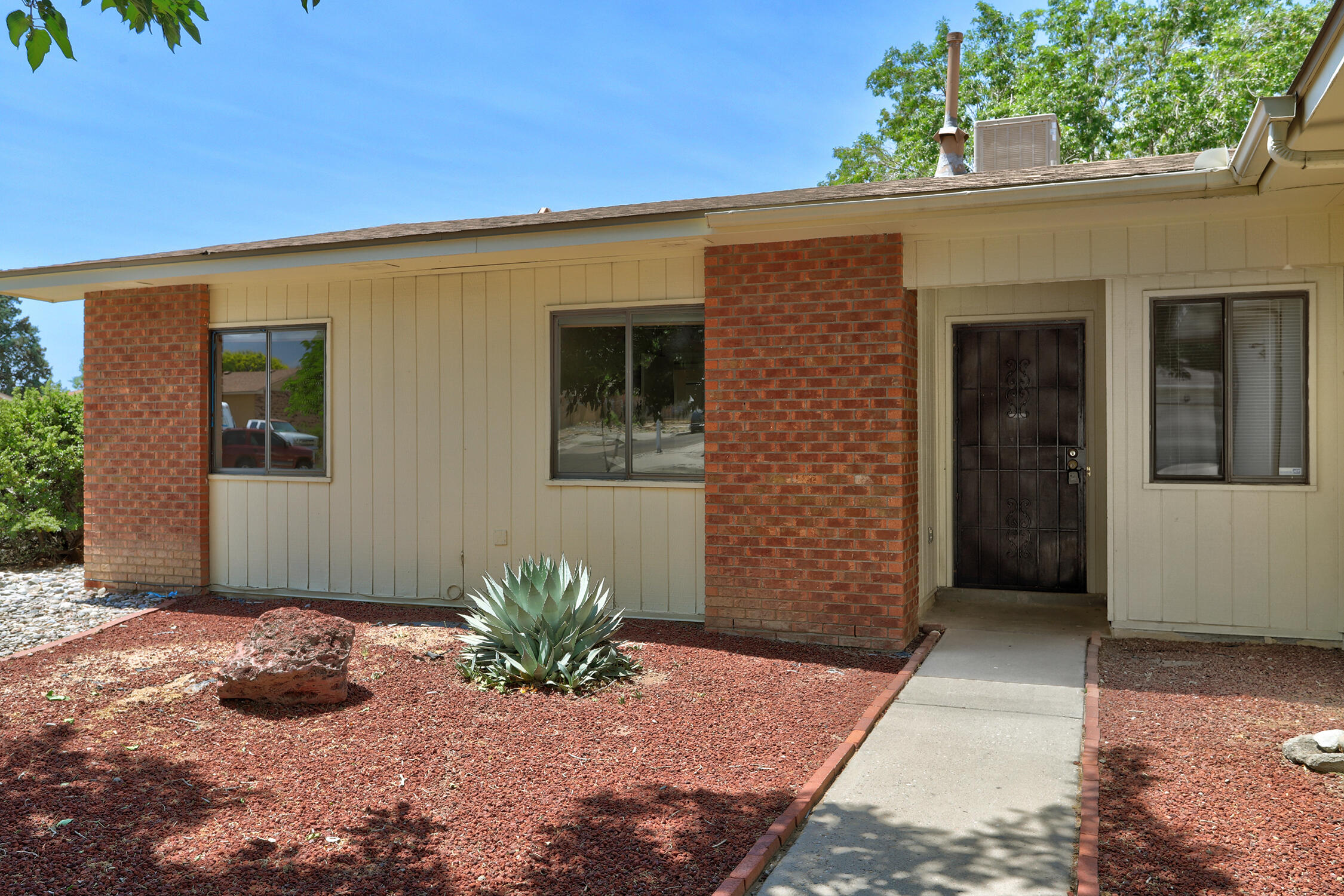 Photo 7 — 8546 Yeager Drive NE