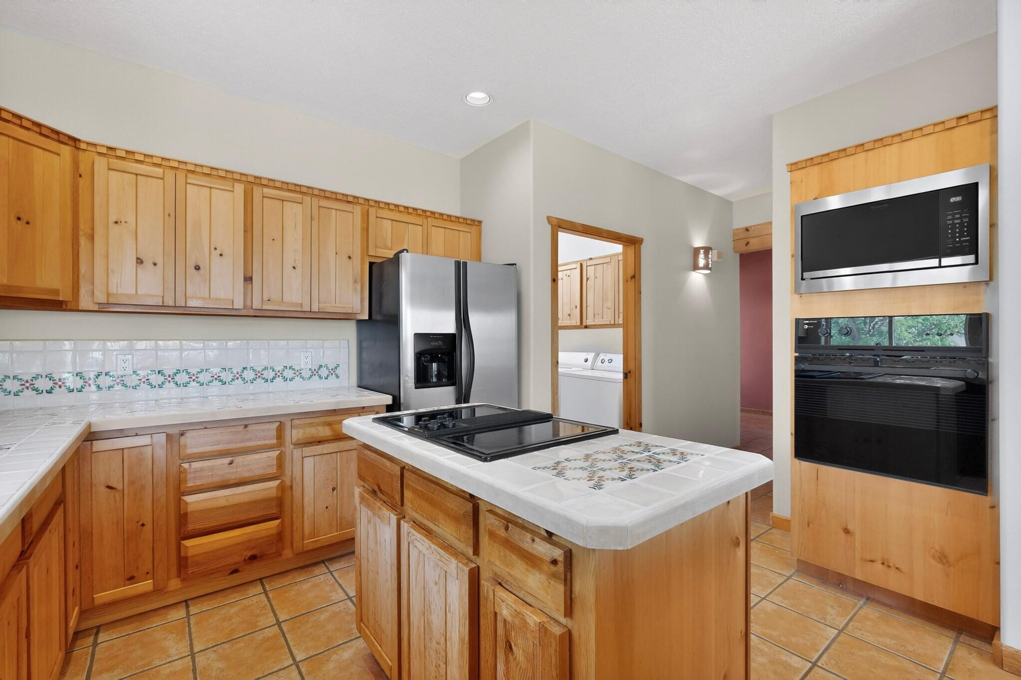 Photo 17 — 1340 Acapulco Road NE