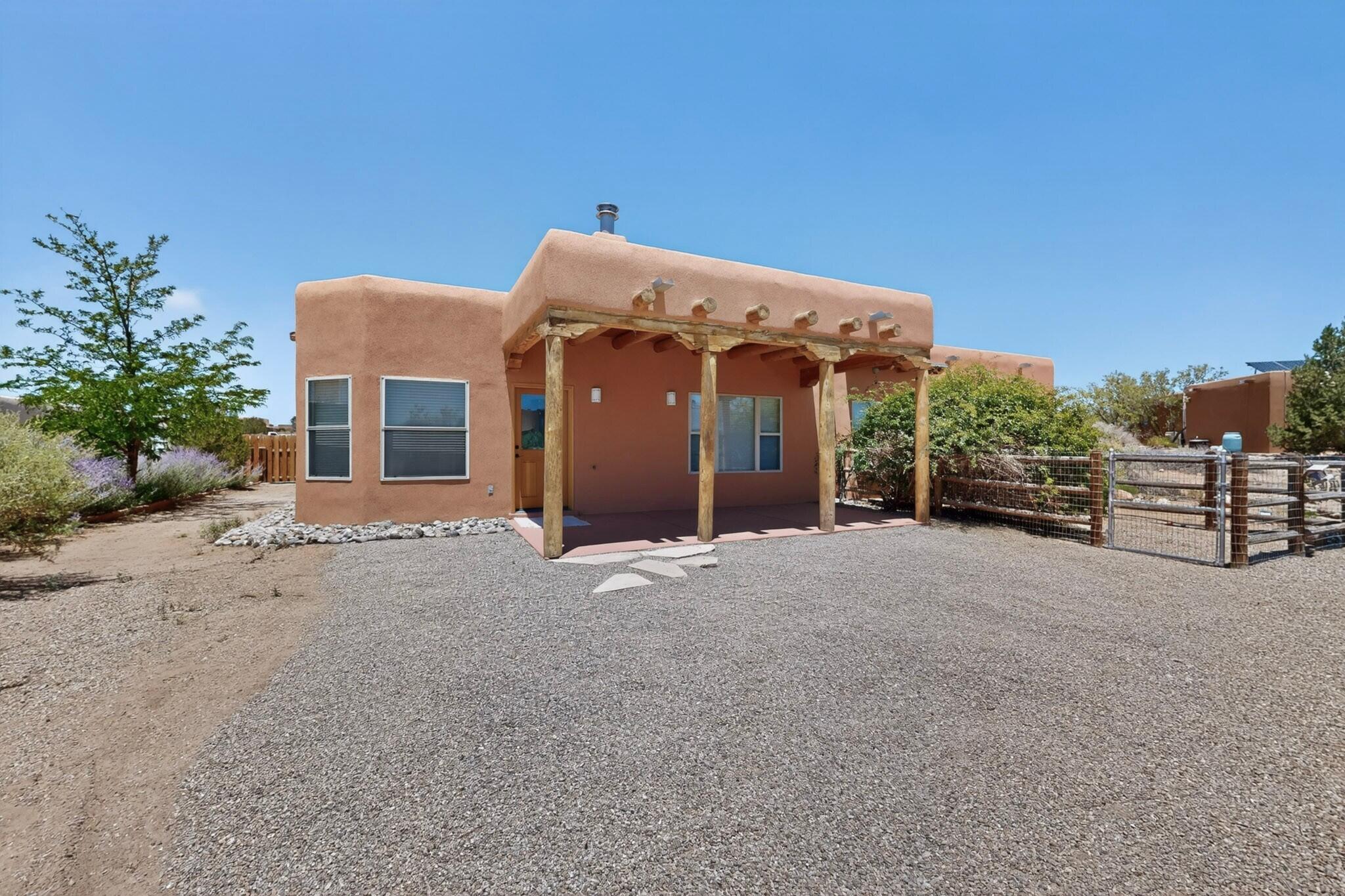Photo 2 — 1340 Acapulco Road NE