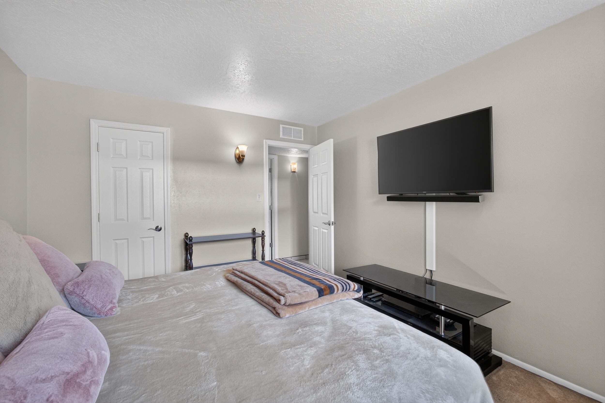 Photo 2 — 1505 Willys Knight Drive NE