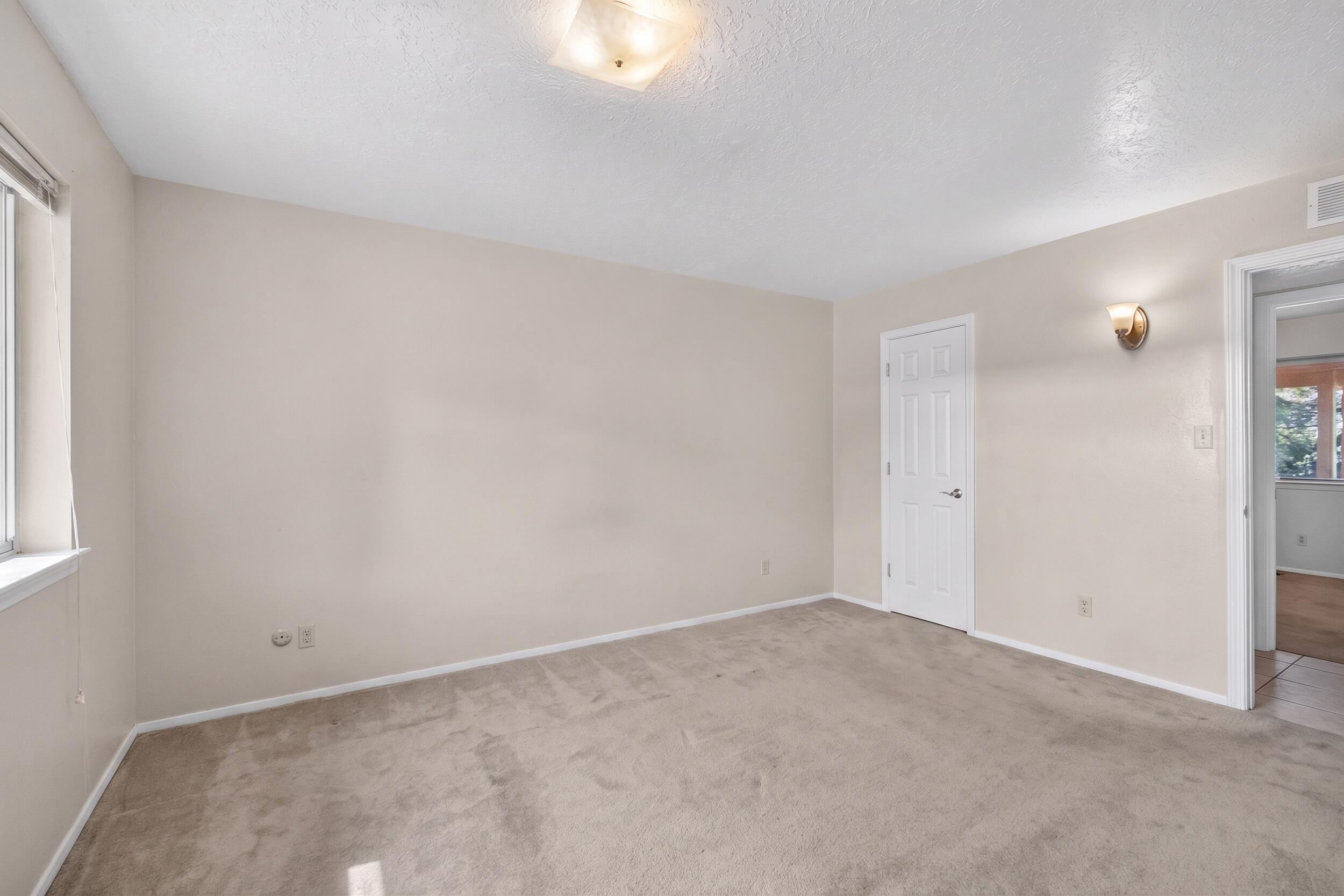 Photo 6 — 1505 Willys Knight Drive NE