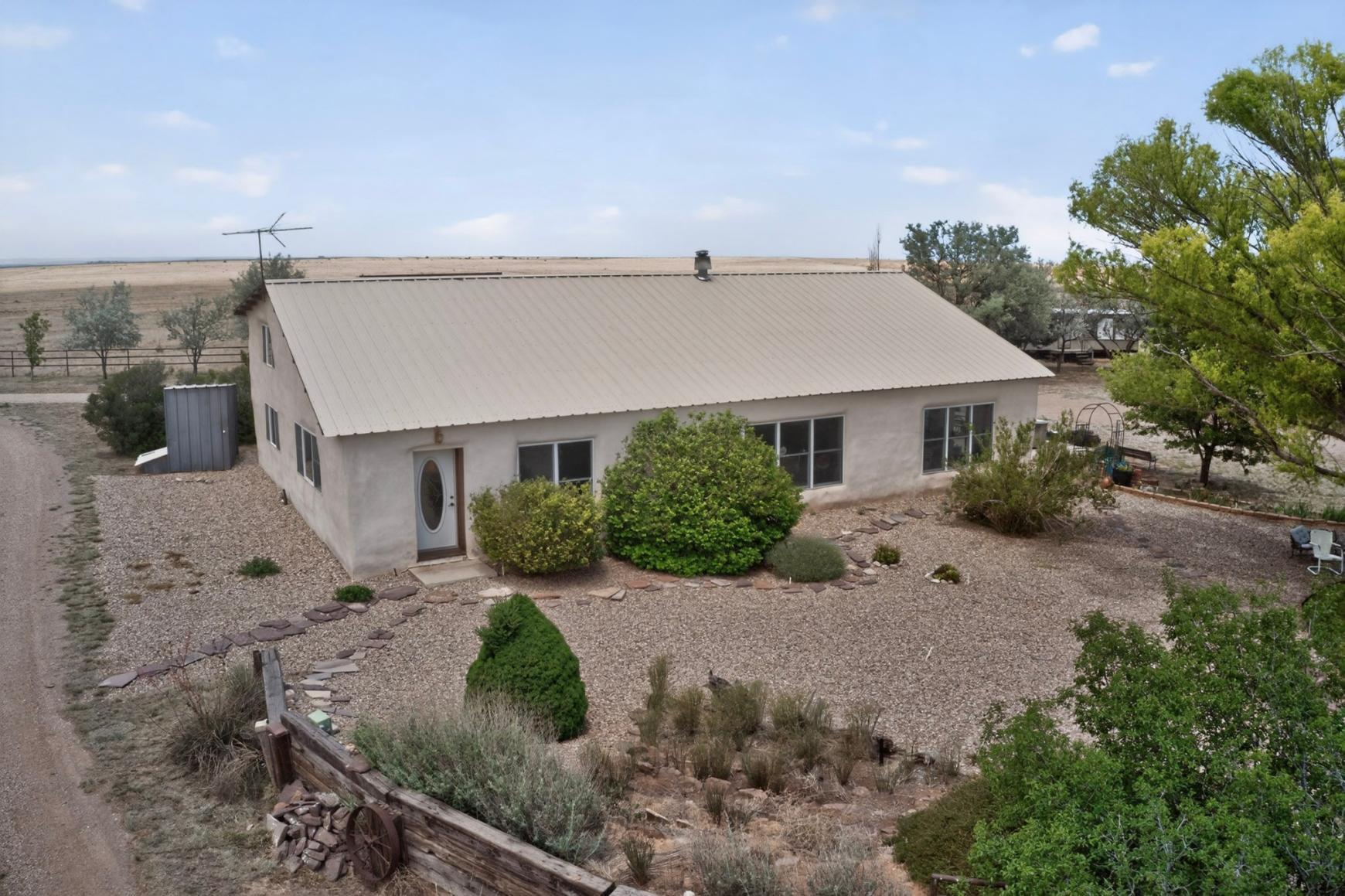10 E Lupe Road, Mountainair, NM 87036