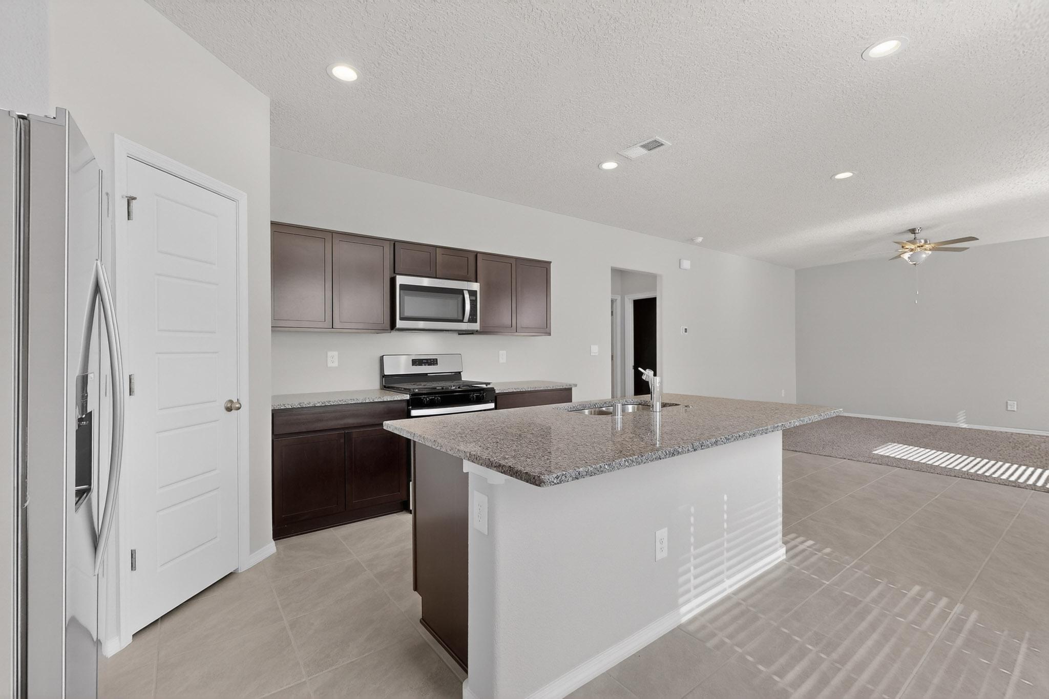 Photo 19 — 10654 Valedon Lane SW