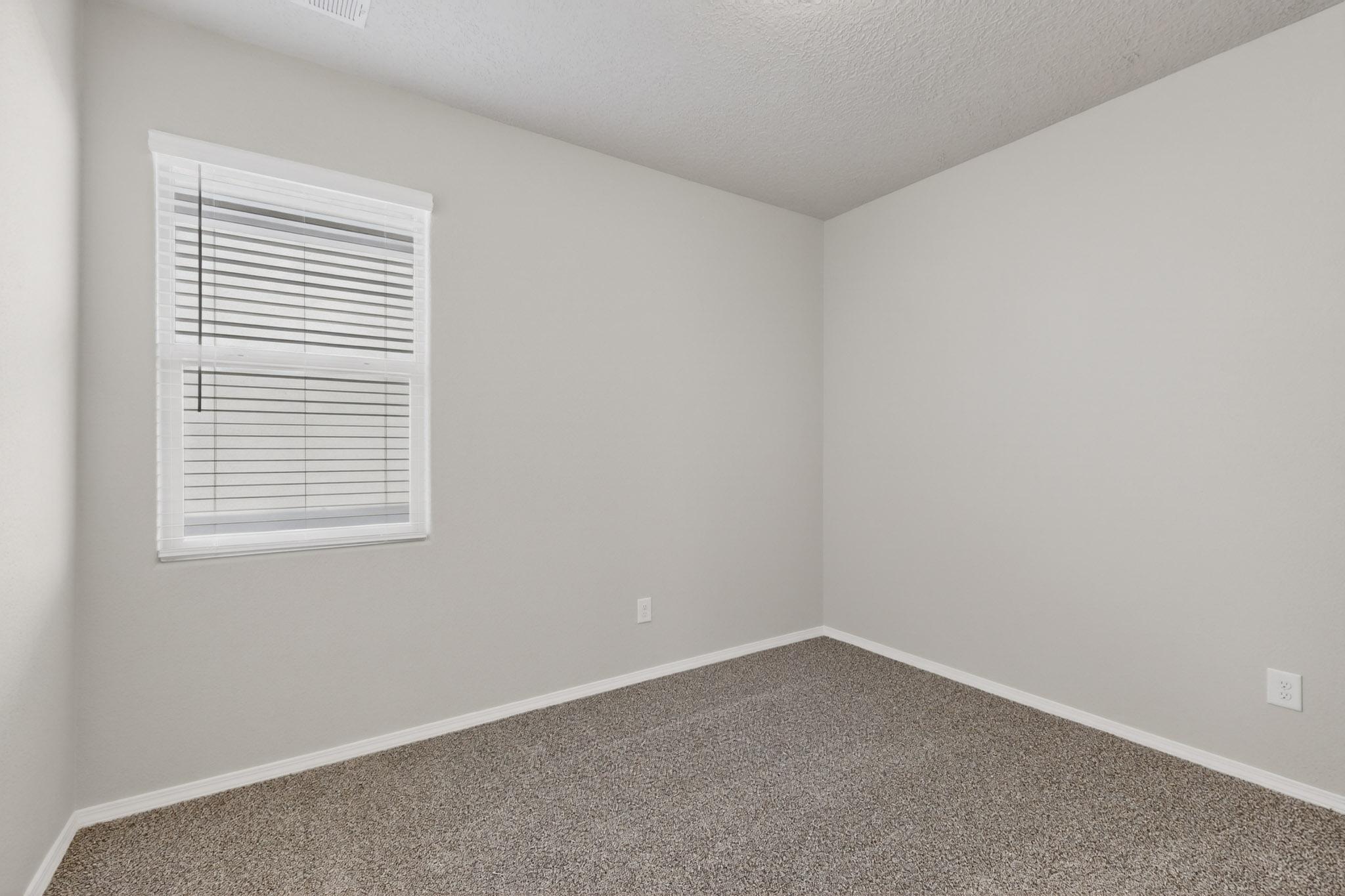 Photo 7 — 10654 Valedon Lane SW
