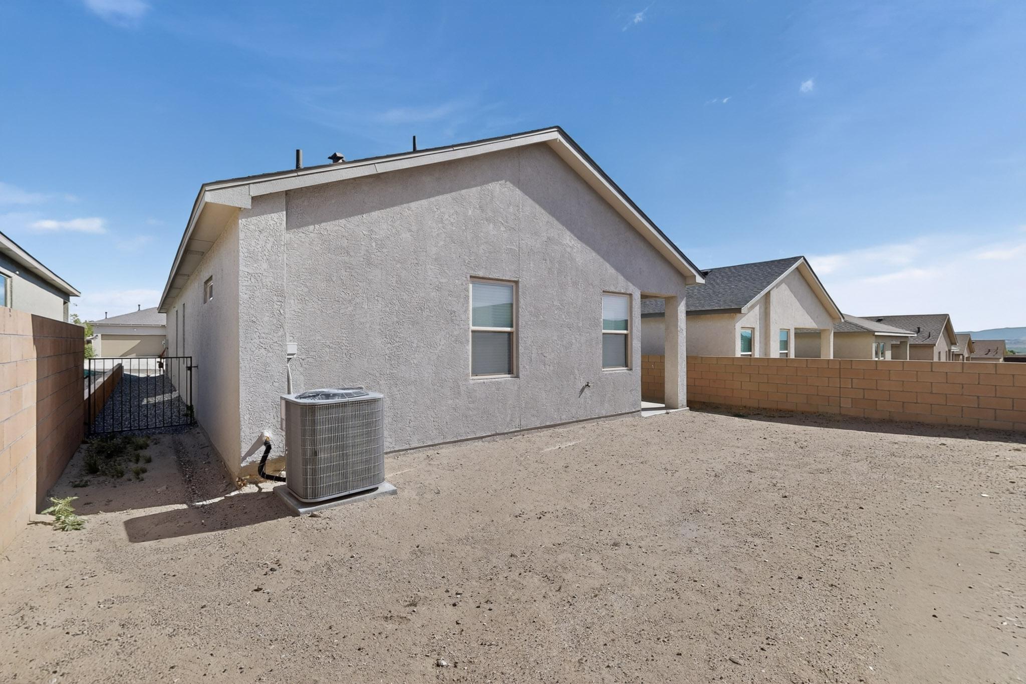 Photo 2 — 10654 Valedon Lane SW