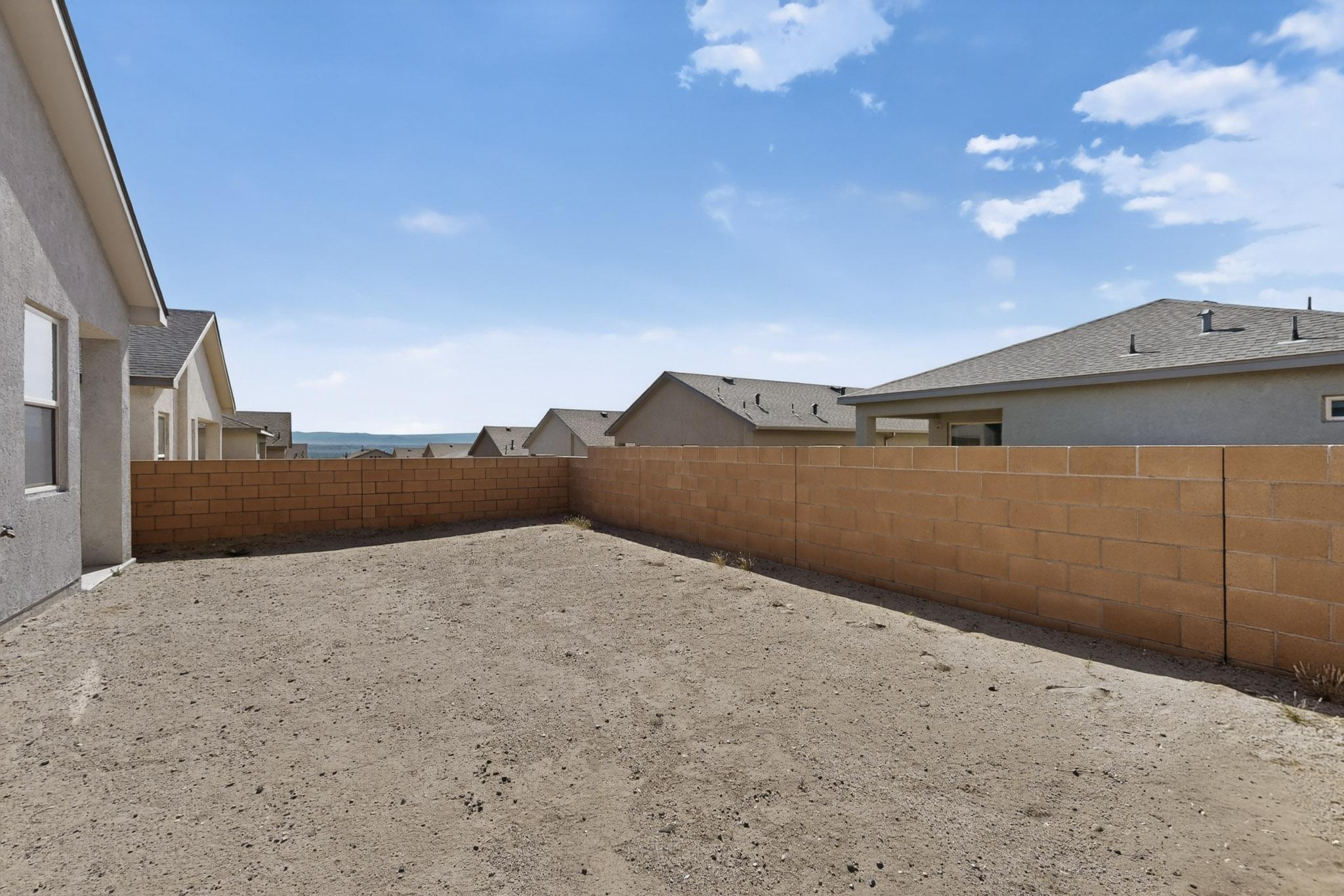 Photo 3 — 10654 Valedon Lane SW