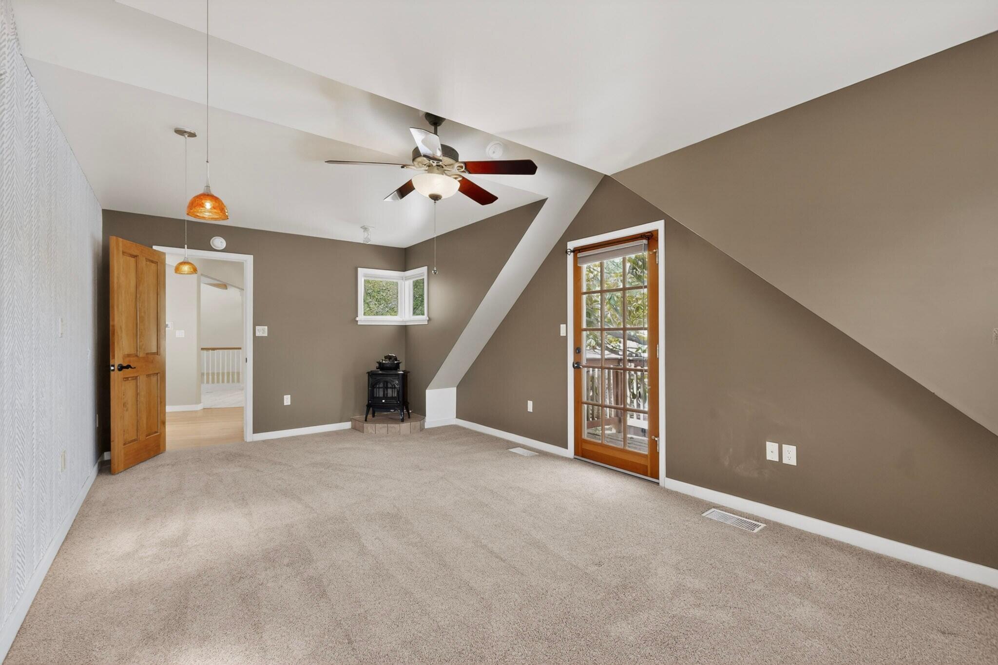 Photo 7 — 1400 Solano Drive NE