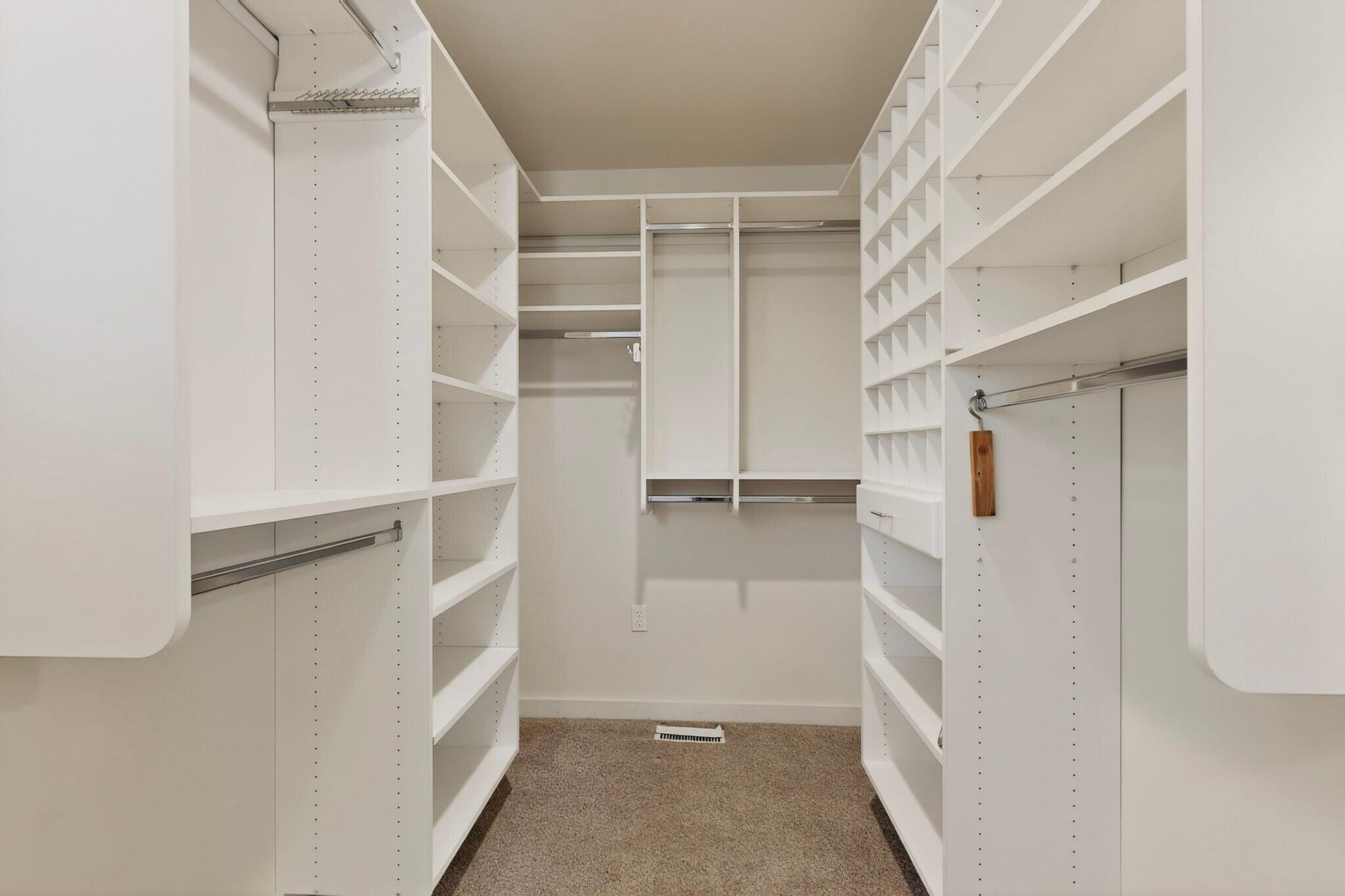 Photo 12 — 1400 Solano Drive NE