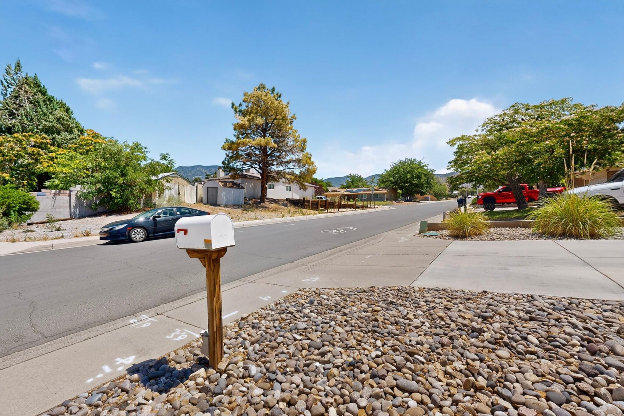 Photo 14 — 11420 Manitoba Drive NE