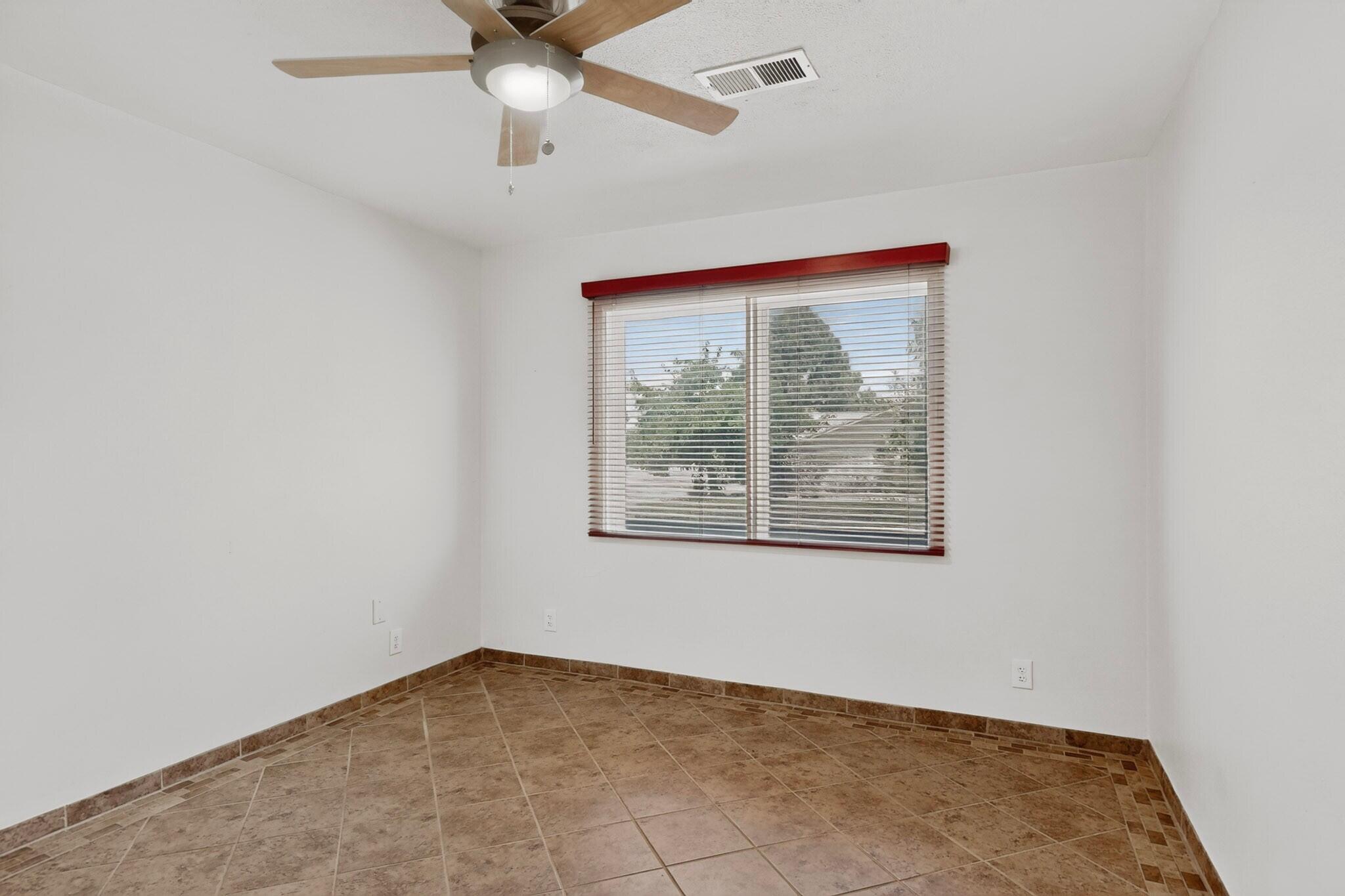 Photo 6 — 11420 Manitoba Drive NE