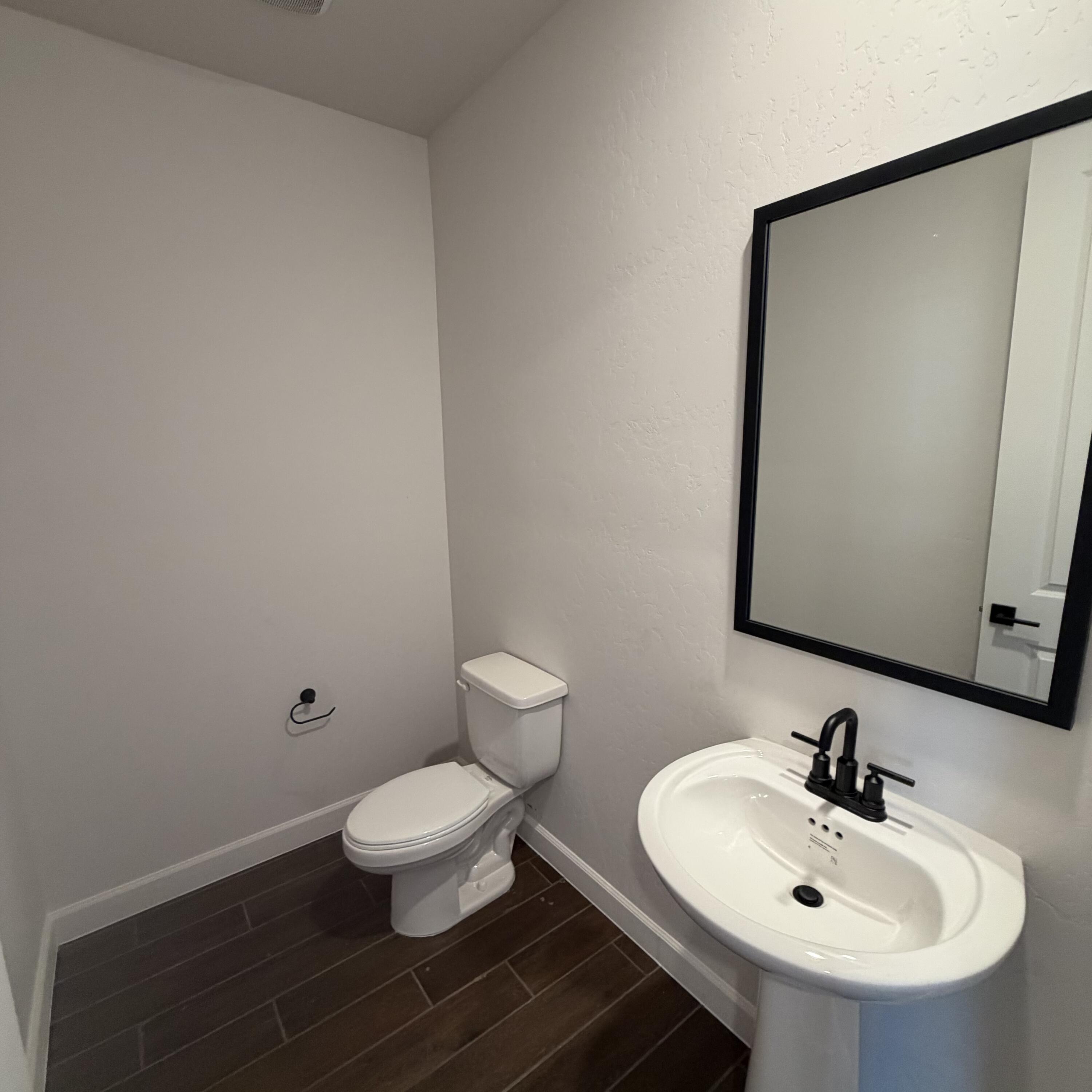 Photo 19 — 2451 Marble Avenue NE