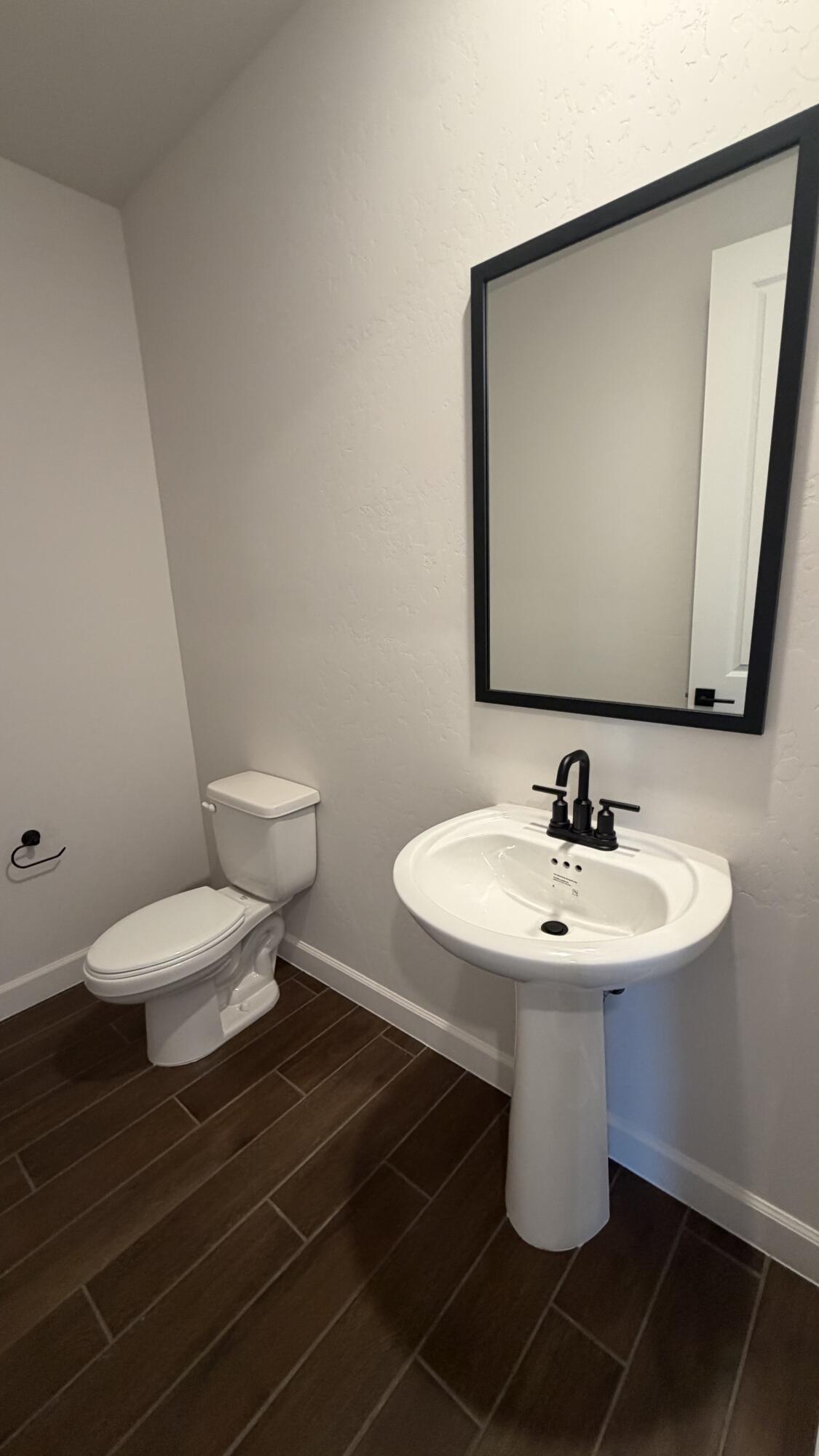 Photo 19 — 2451 Marble Avenue NE