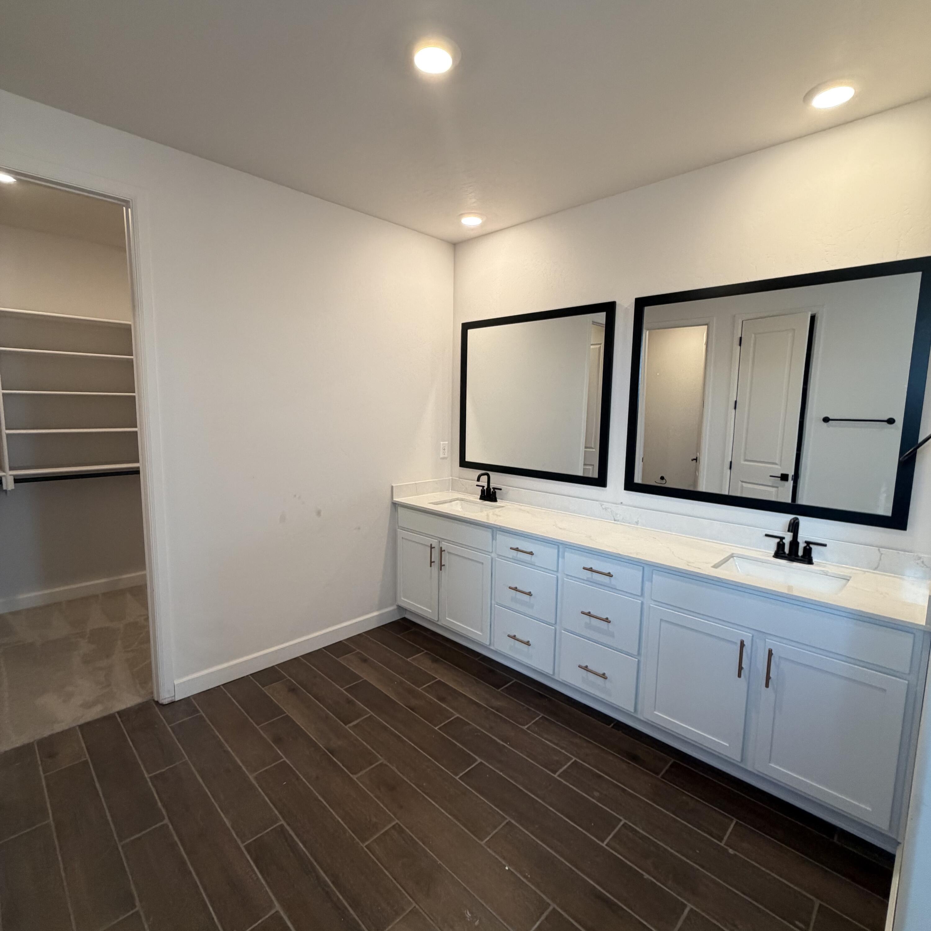 Photo 4 — 2451 Marble Avenue NE