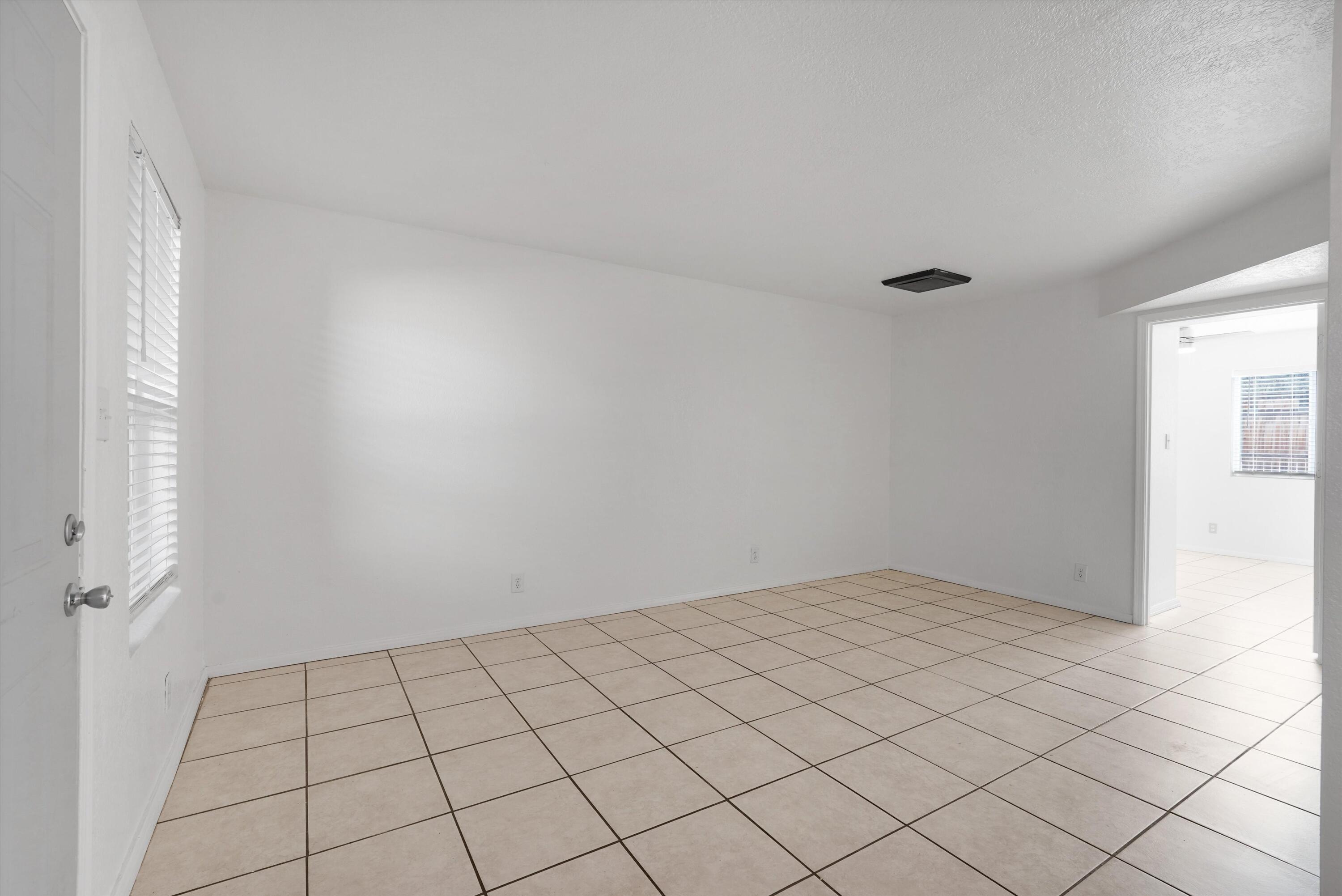 Photo 20 — 12129 Menaul Boulevard NE