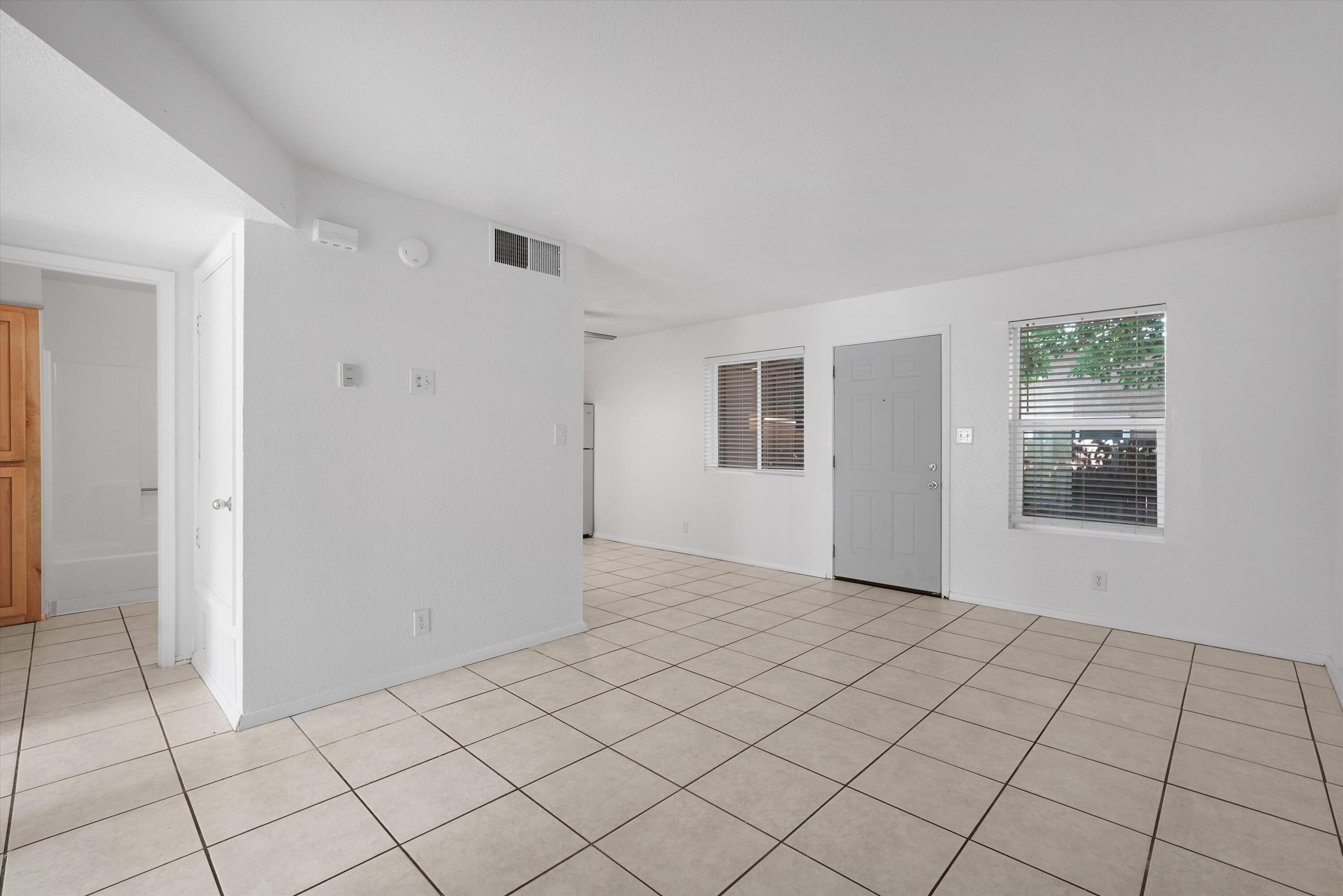 Photo 18 — 12129 Menaul Boulevard NE
