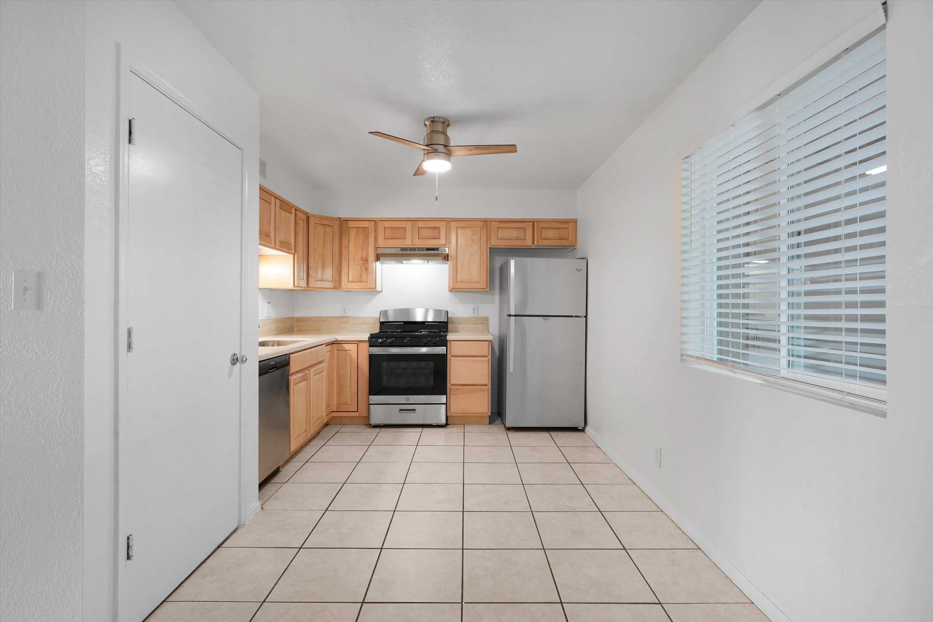 Photo 17 — 12129 Menaul Boulevard NE