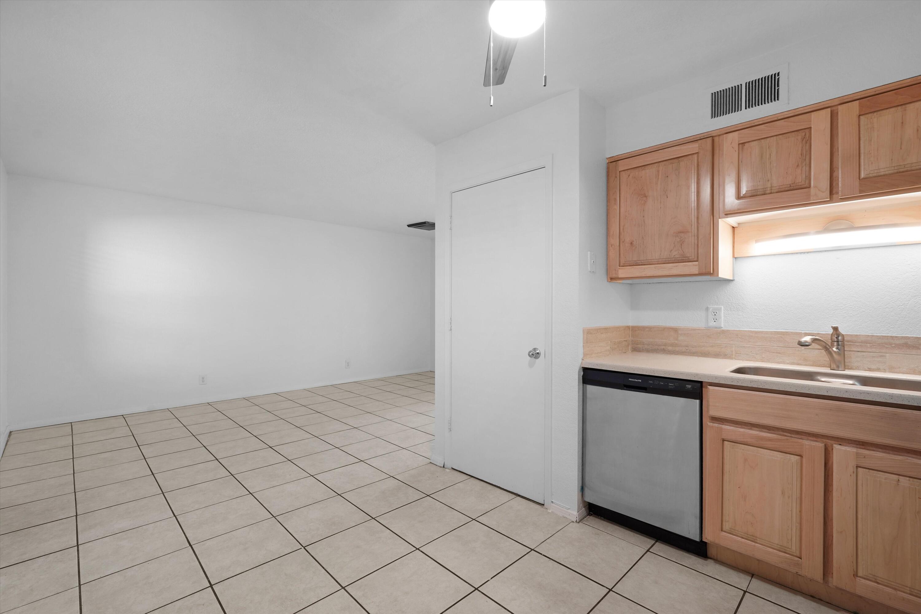 Photo 15 — 12129 Menaul Boulevard NE