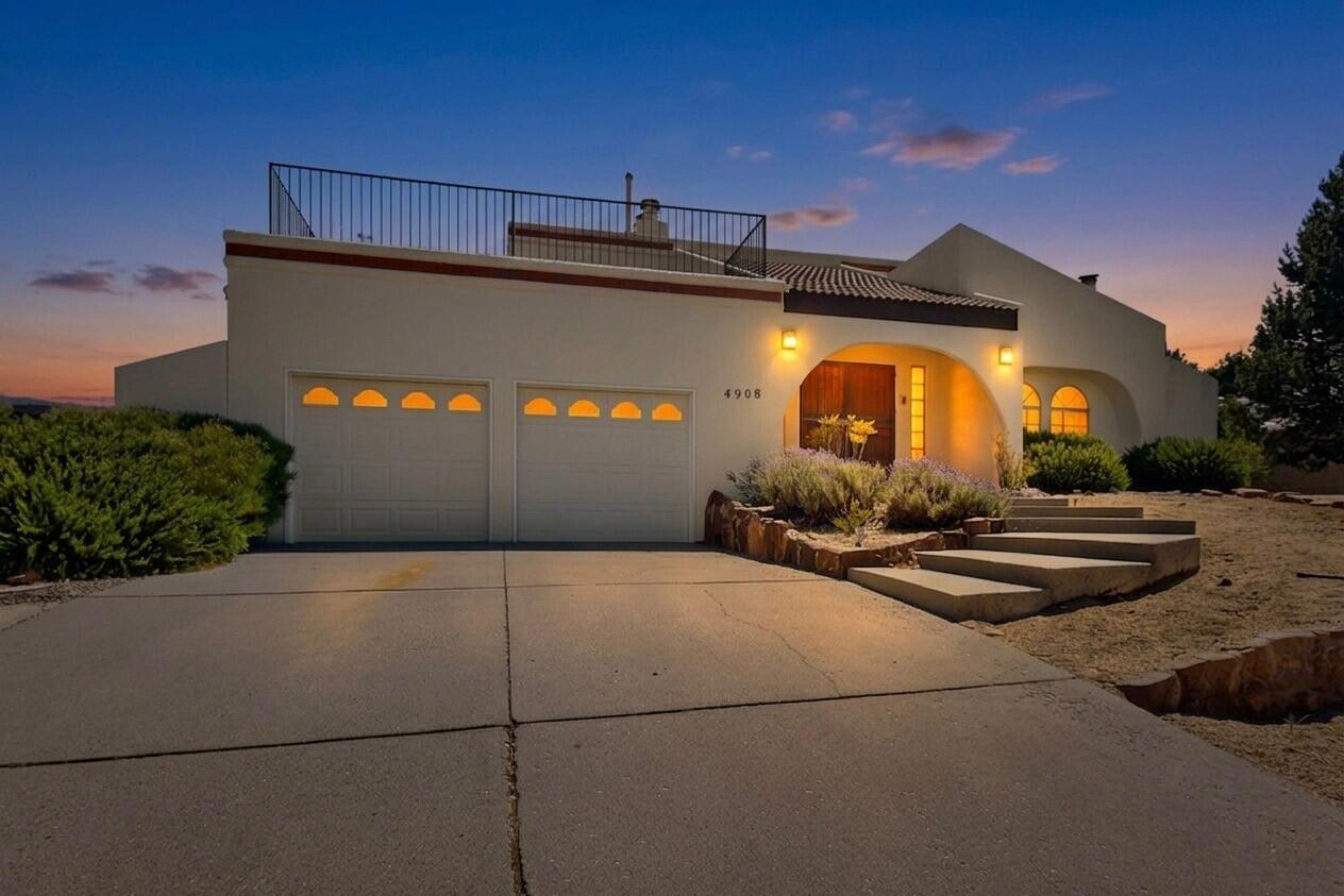 4908 Calle De Luna NE