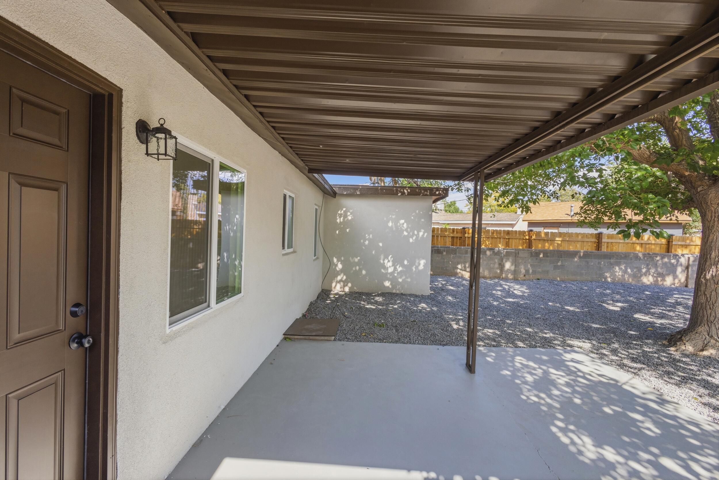 Photo 2 — 6026 Aspen Avenue NE