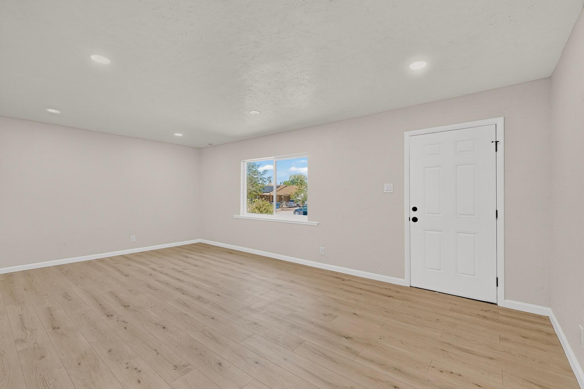 Photo 17 — 6026 Aspen Avenue NE