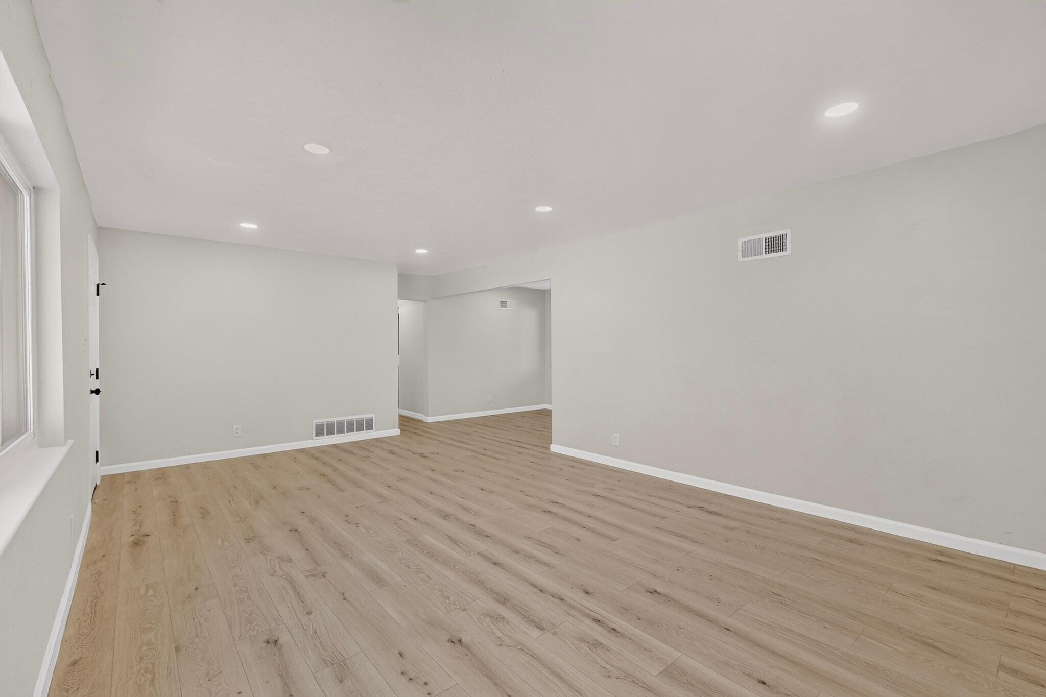 Photo 19 — 6026 Aspen Avenue NE