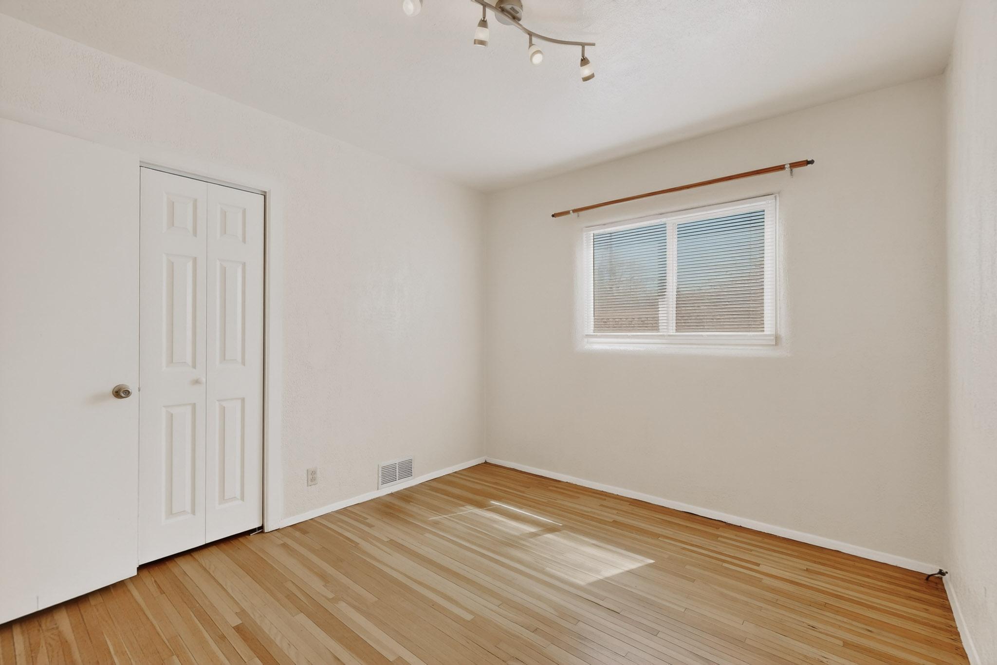 Photo 12 — 1804 Illinois Street NE