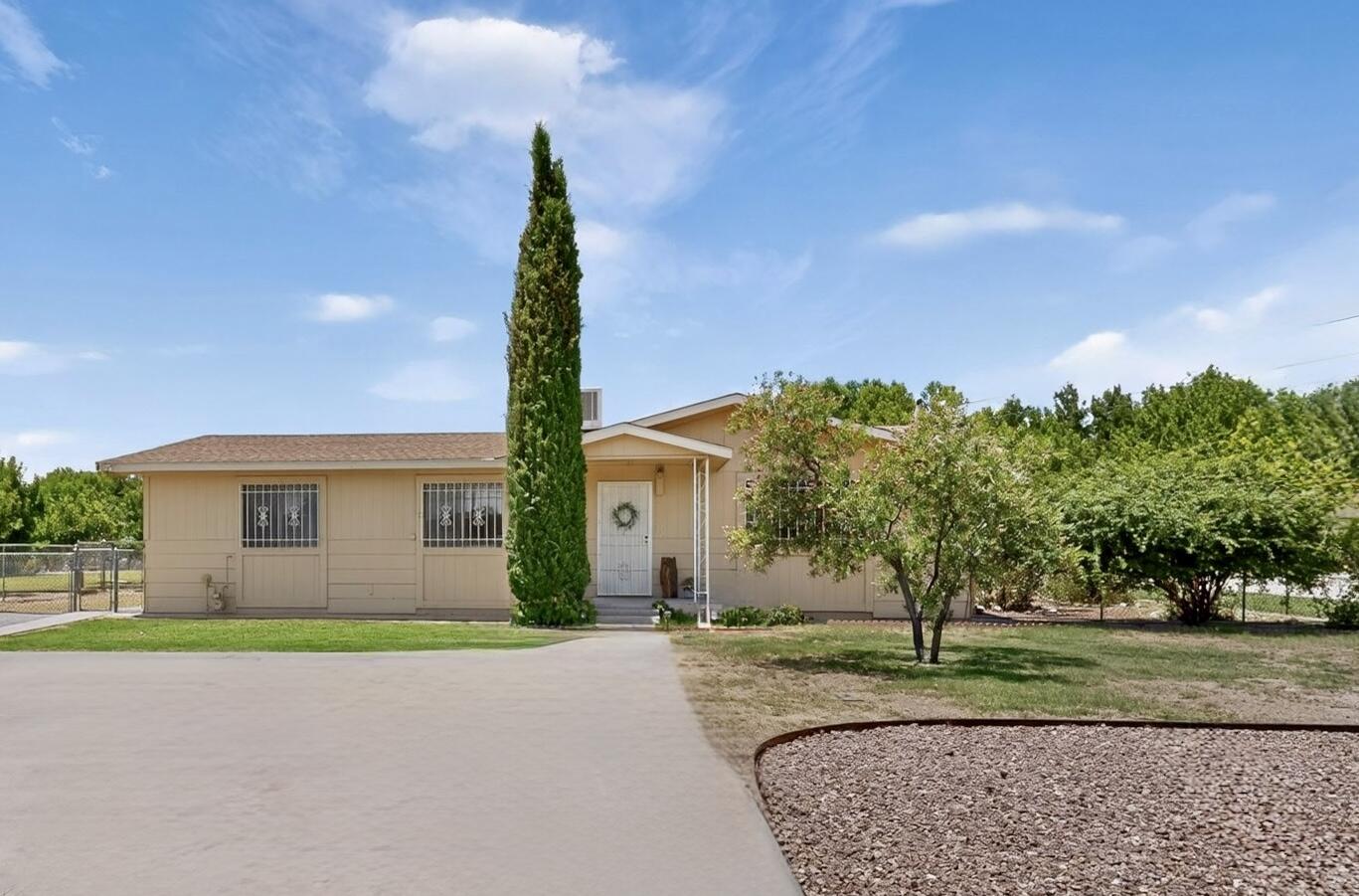 3021 Joe Sanchez Road SW, Albuquerque, NM 87105