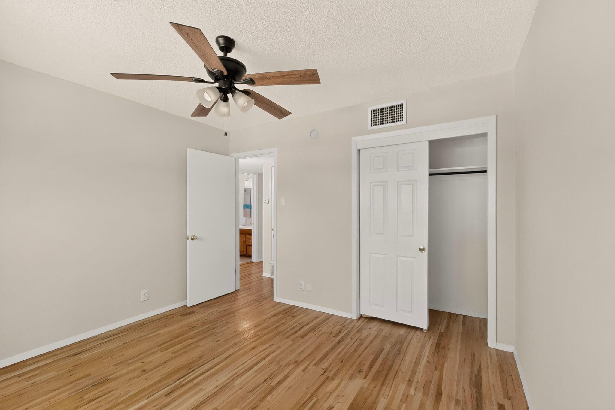 Photo 17 — 1612 Princeton Drive SE