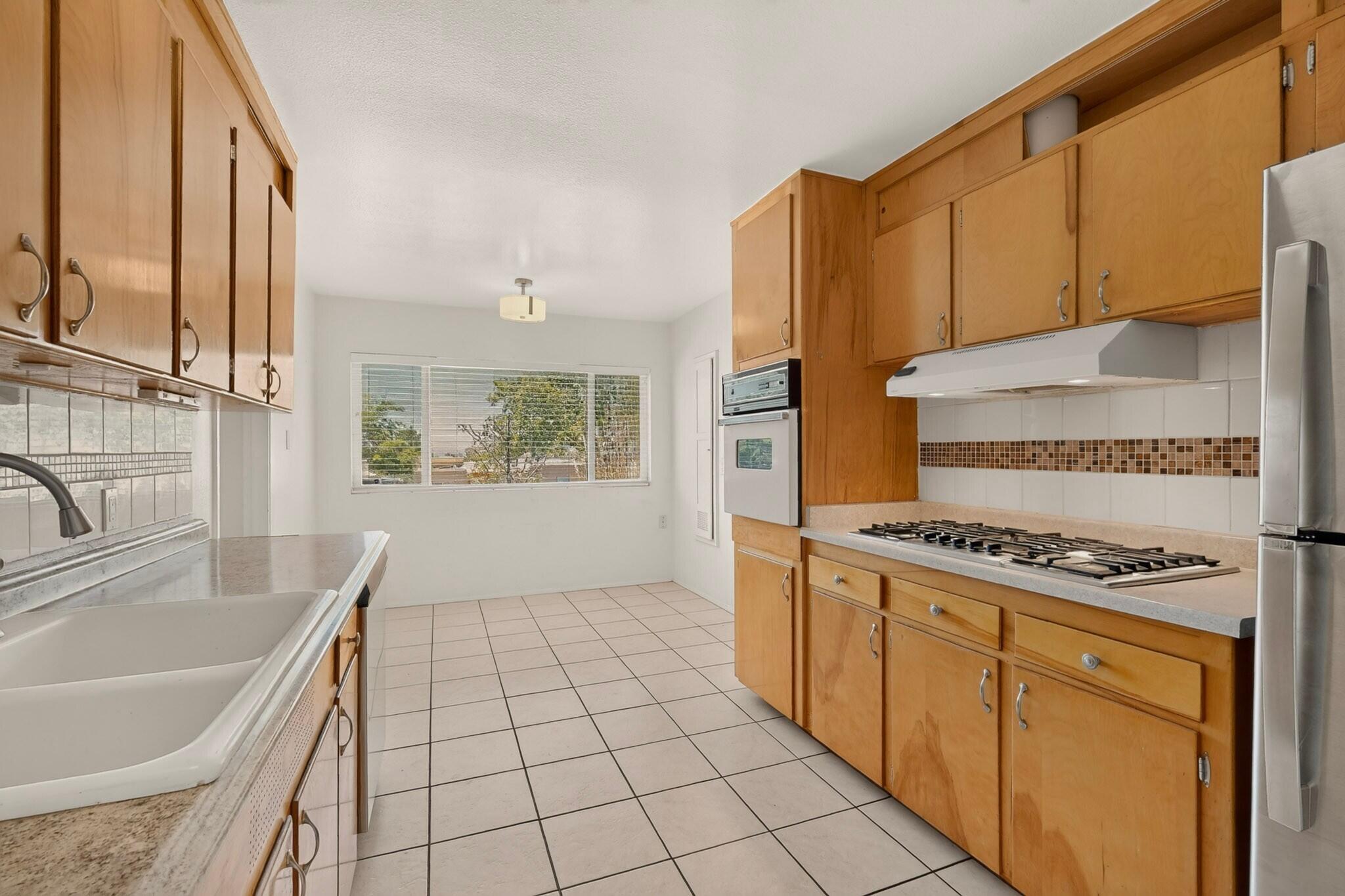 Photo 13 — 1612 Princeton Drive SE