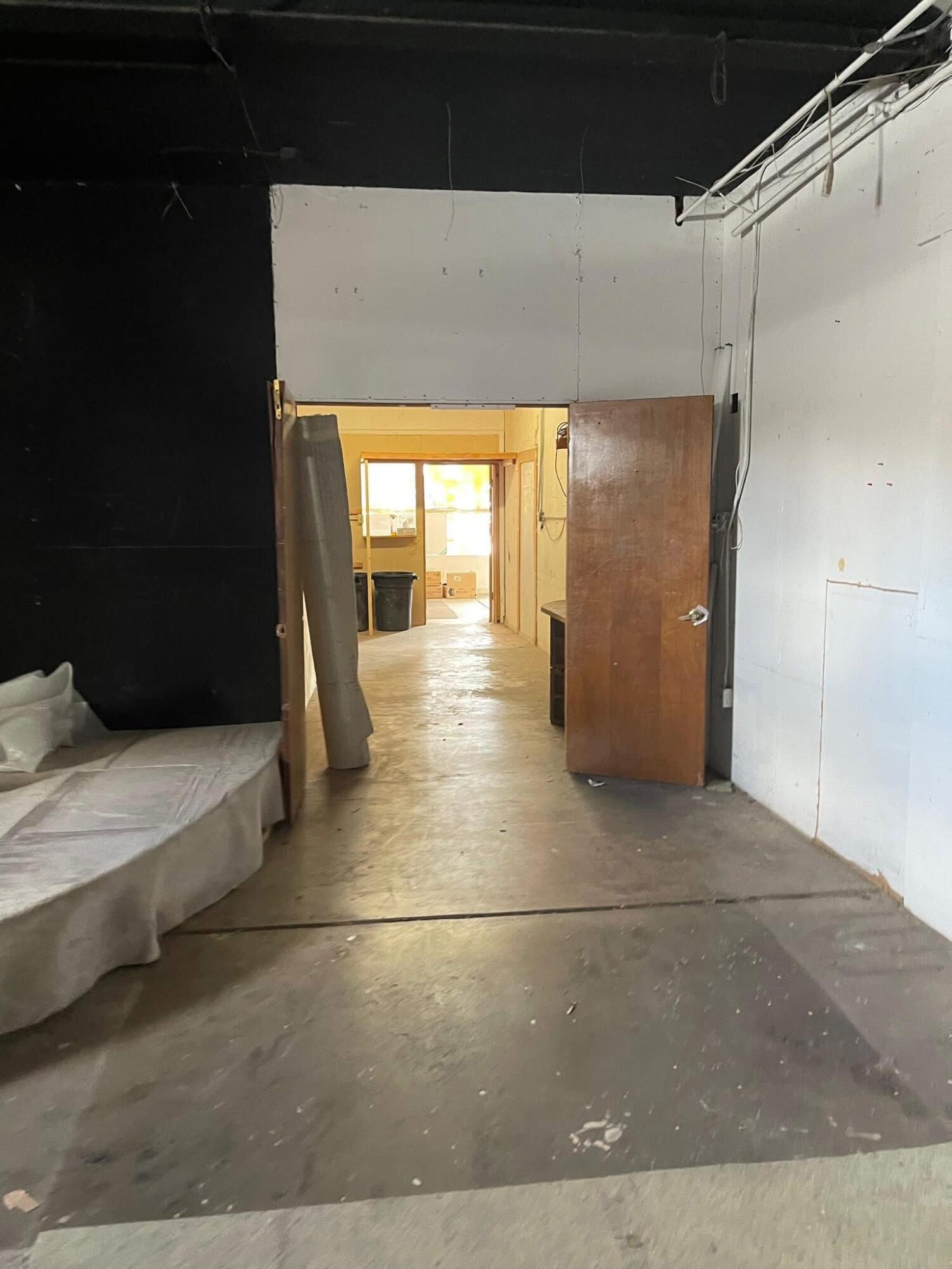 Photo 10 — 6319-6407 Acoma Road SE