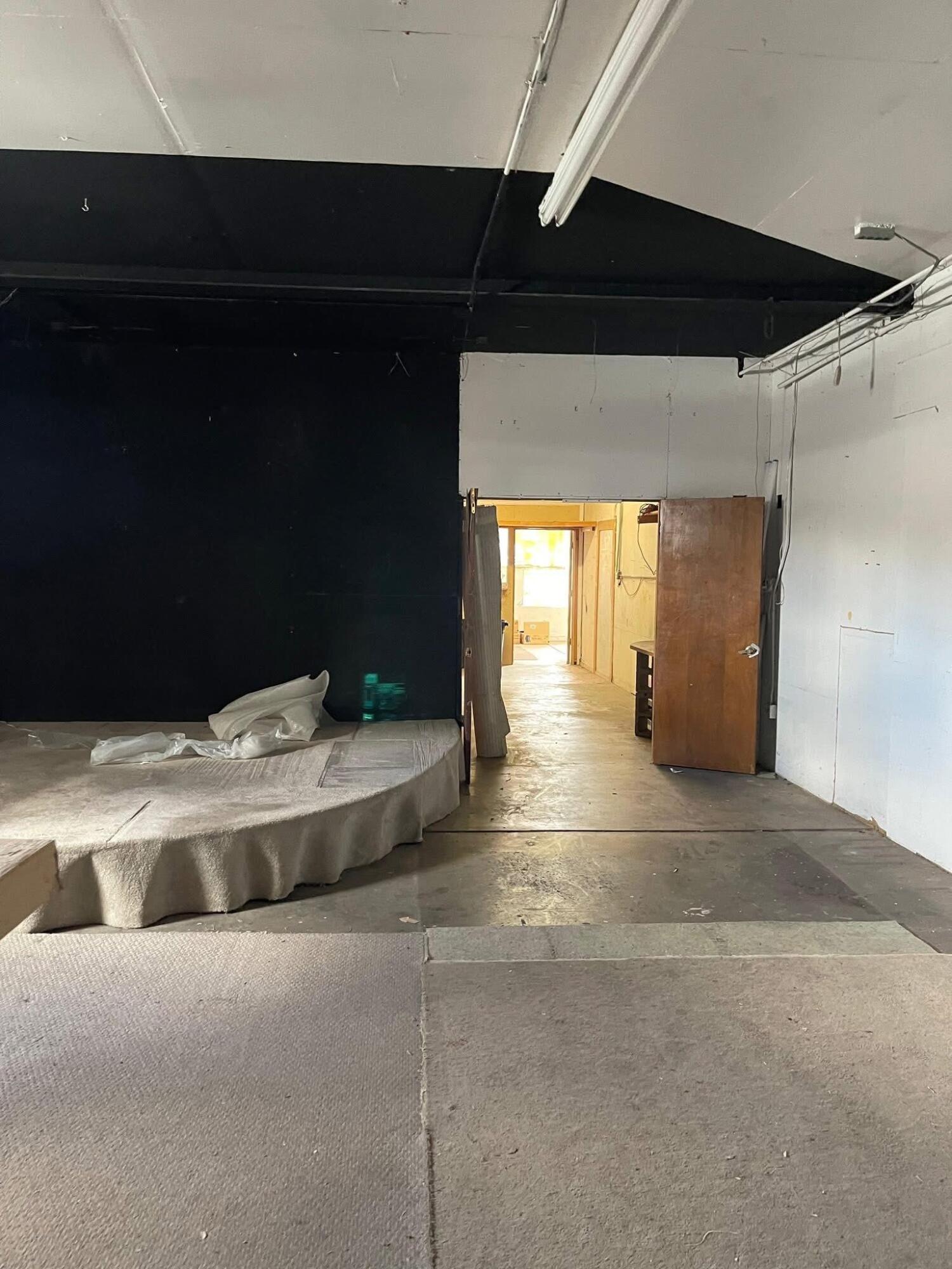Photo 8 — 6319-6407 Acoma Road SE