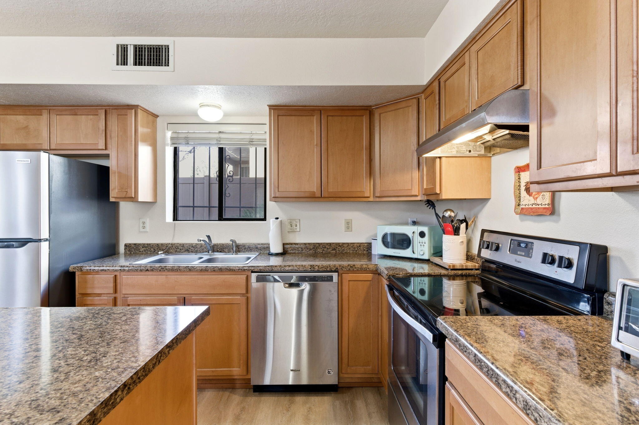 Photo 20 — 836 Knox Court NE