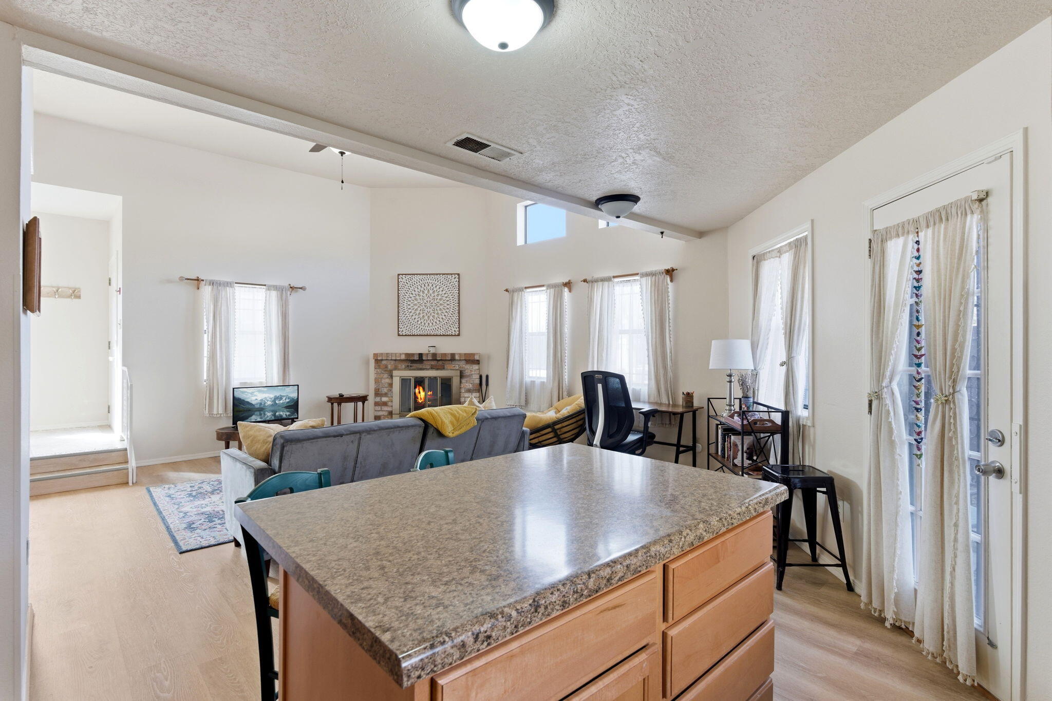 Photo 18 — 836 Knox Court NE